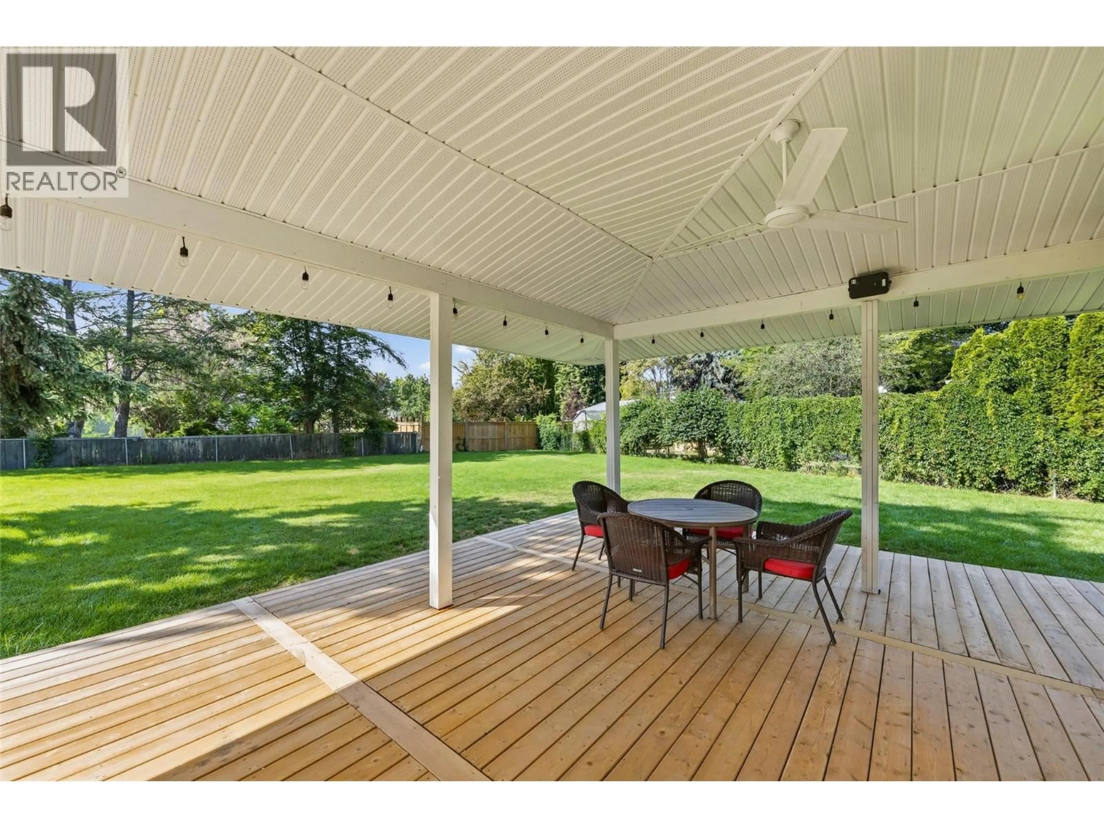 Patio, water/lake/river/ocean view for 654 ARMOUR CRESCENT, Kelowna British Columbia V1W1A5