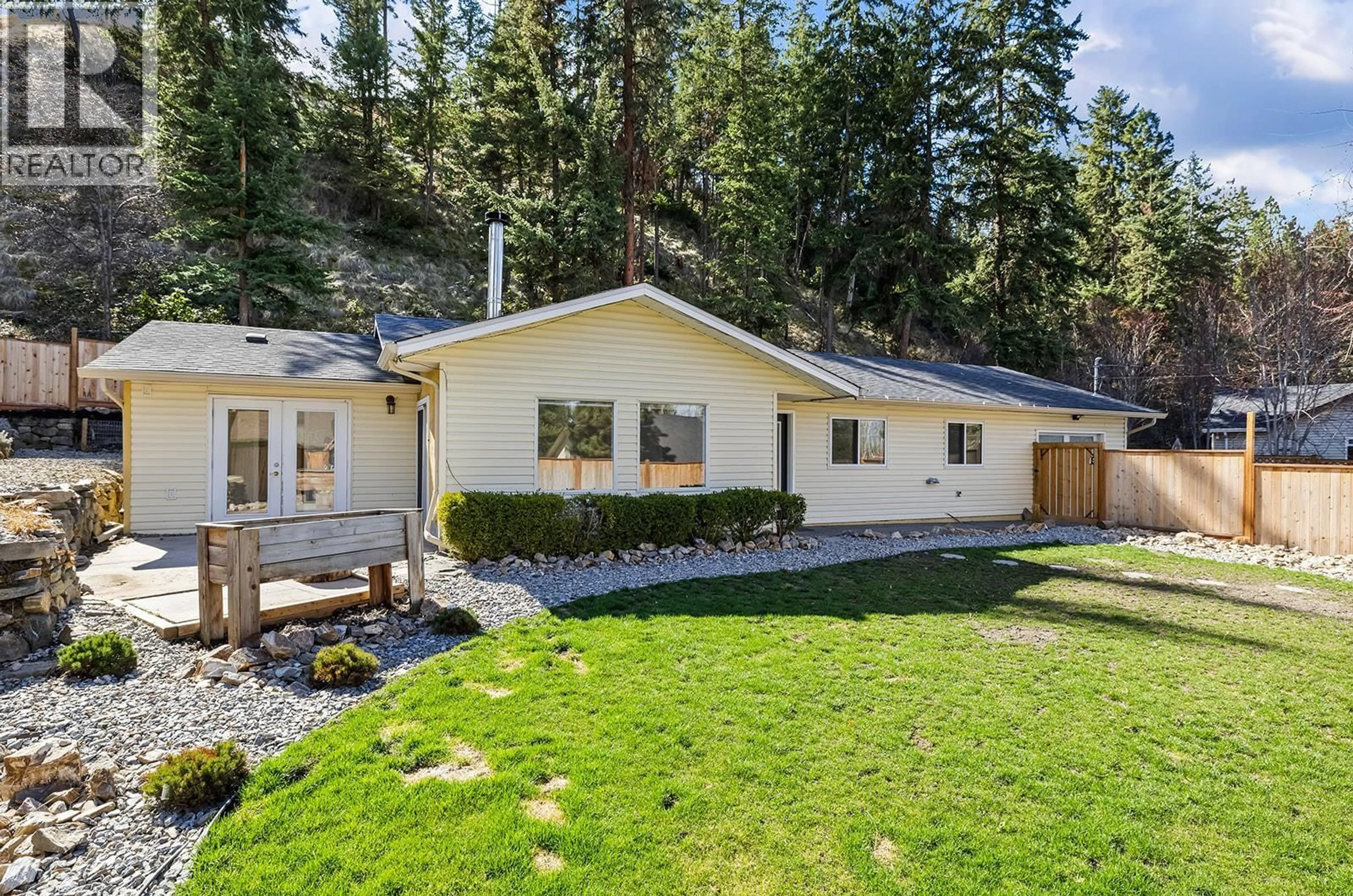 A pic from outside/outdoor area/front of a property/back of a property/a pic from drone, unknown for 4700 GORDON DRIVE, Kelowna British Columbia V1W4P4