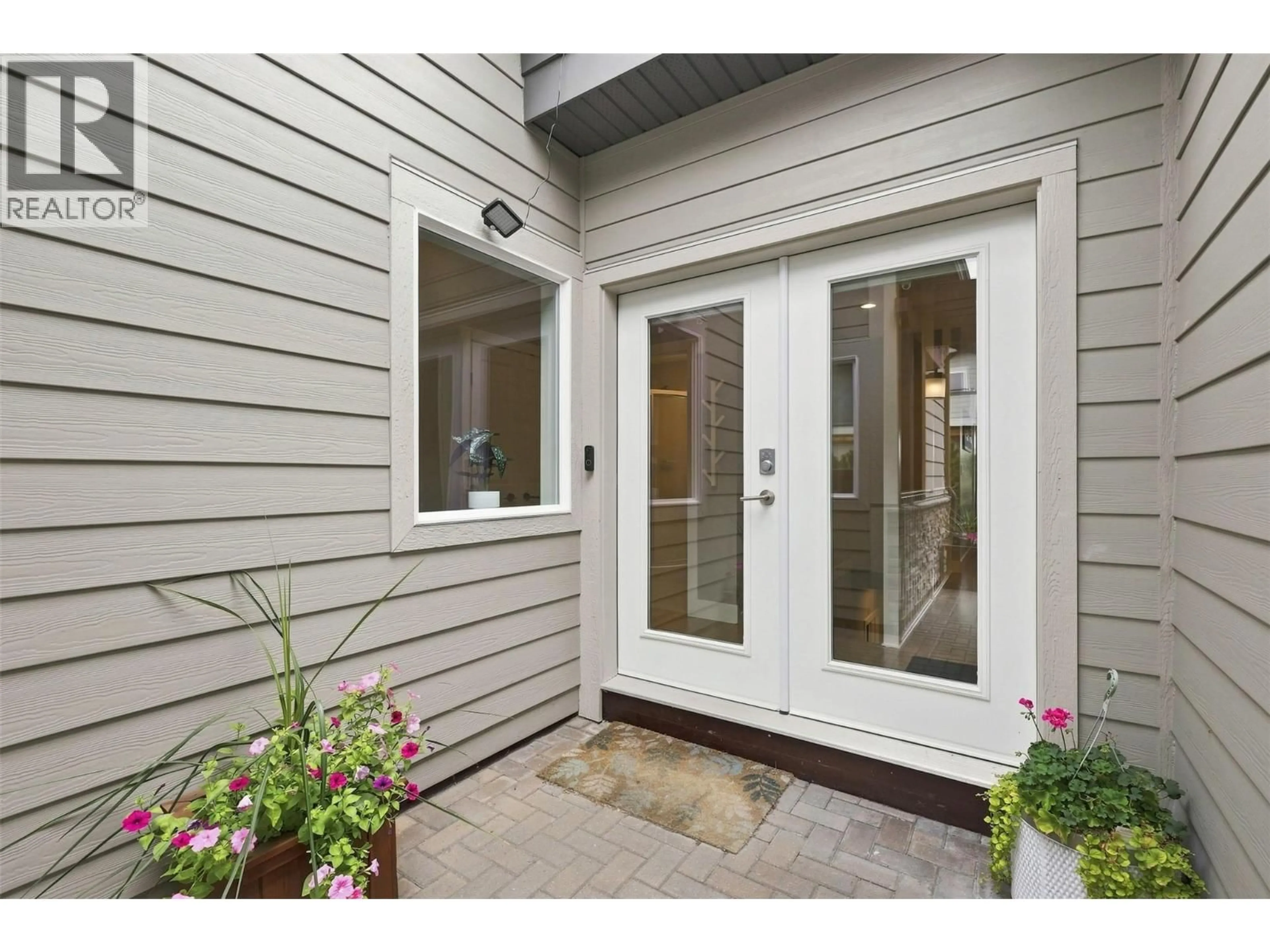 Indoor entryway for 32 - 2200 LINFIELD DRIVE, Kamloops British Columbia V1S0C5
