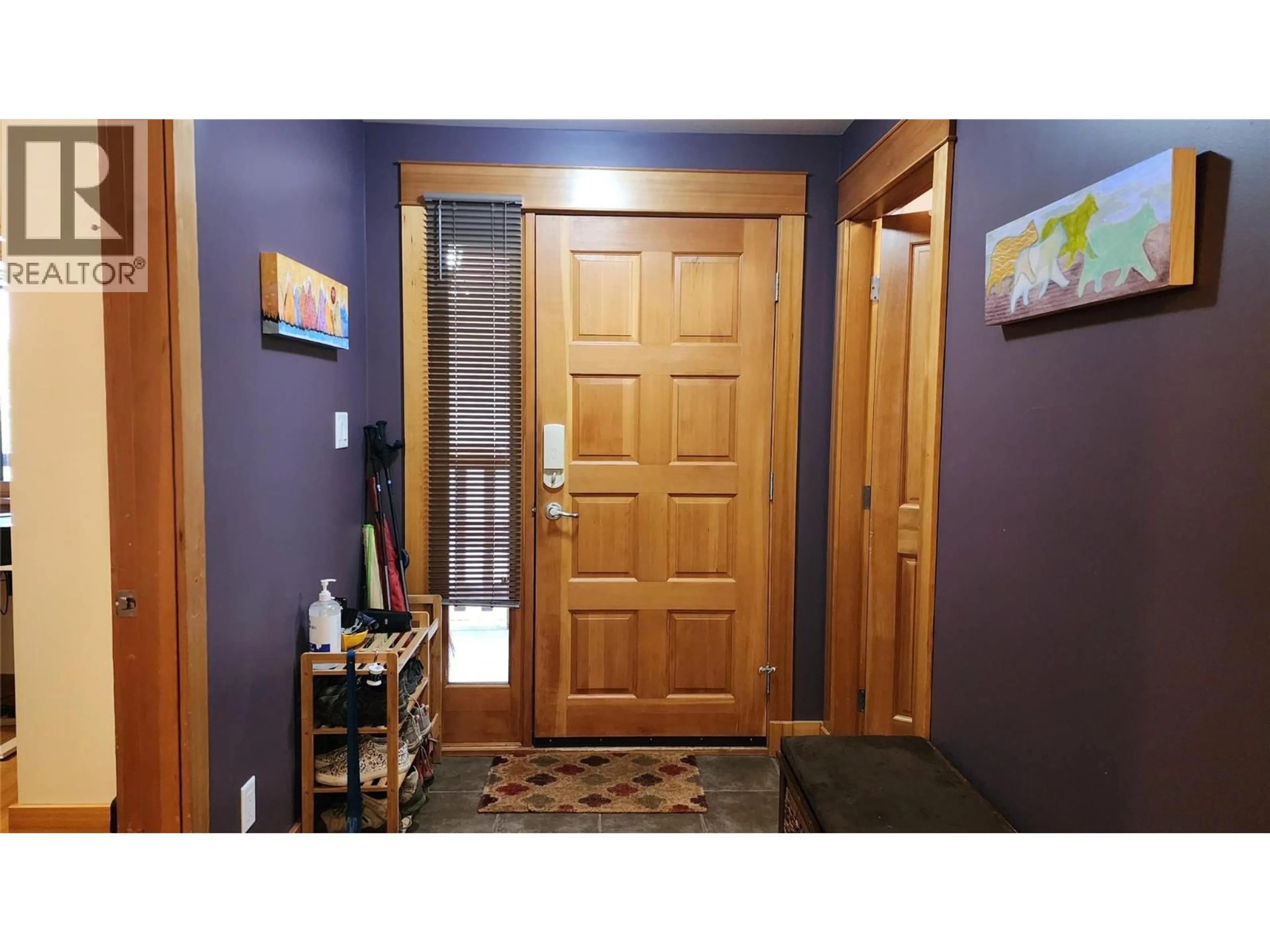 Indoor entryway for 3E - 1005 MOUNTAIN VIEW ROAD, Rossland British Columbia V0G1Y0