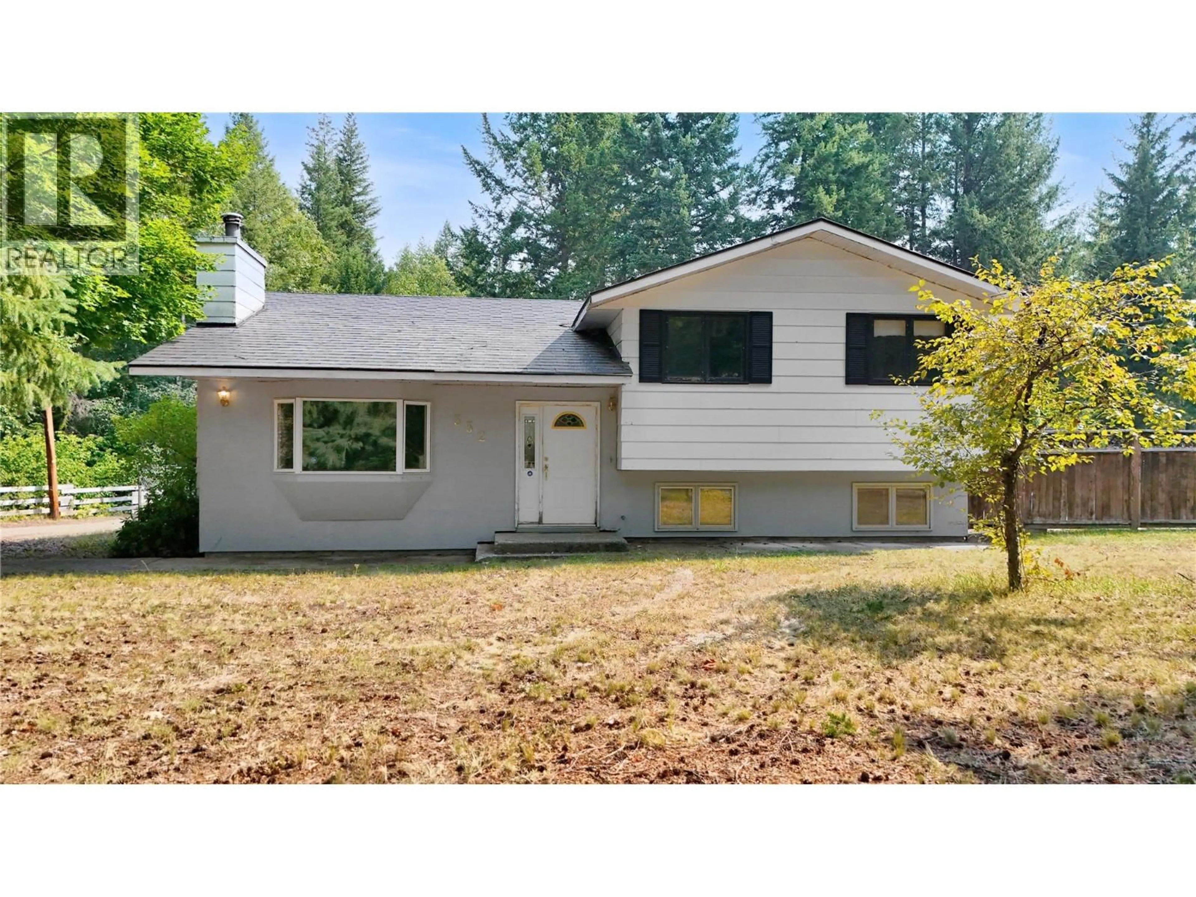 Home with vinyl exterior material, street for 332 SCHMIDT ROAD, Clearwater British Columbia V0E1N2