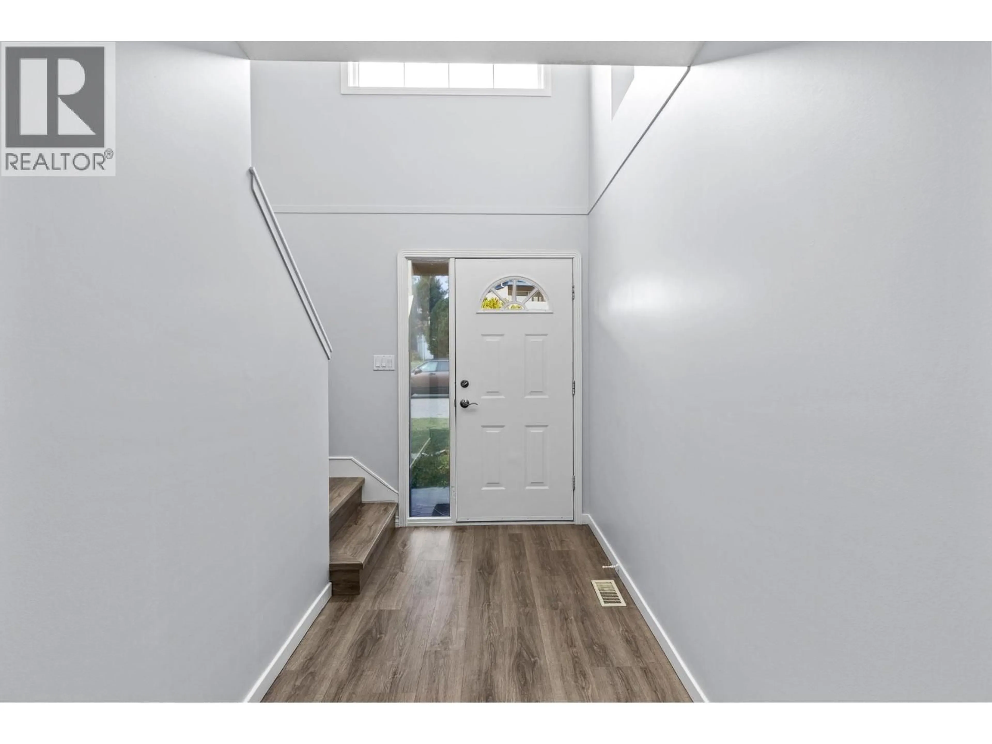Indoor entryway for 131 CELANO CRESCENT, Kelowna British Columbia V1V1S9
