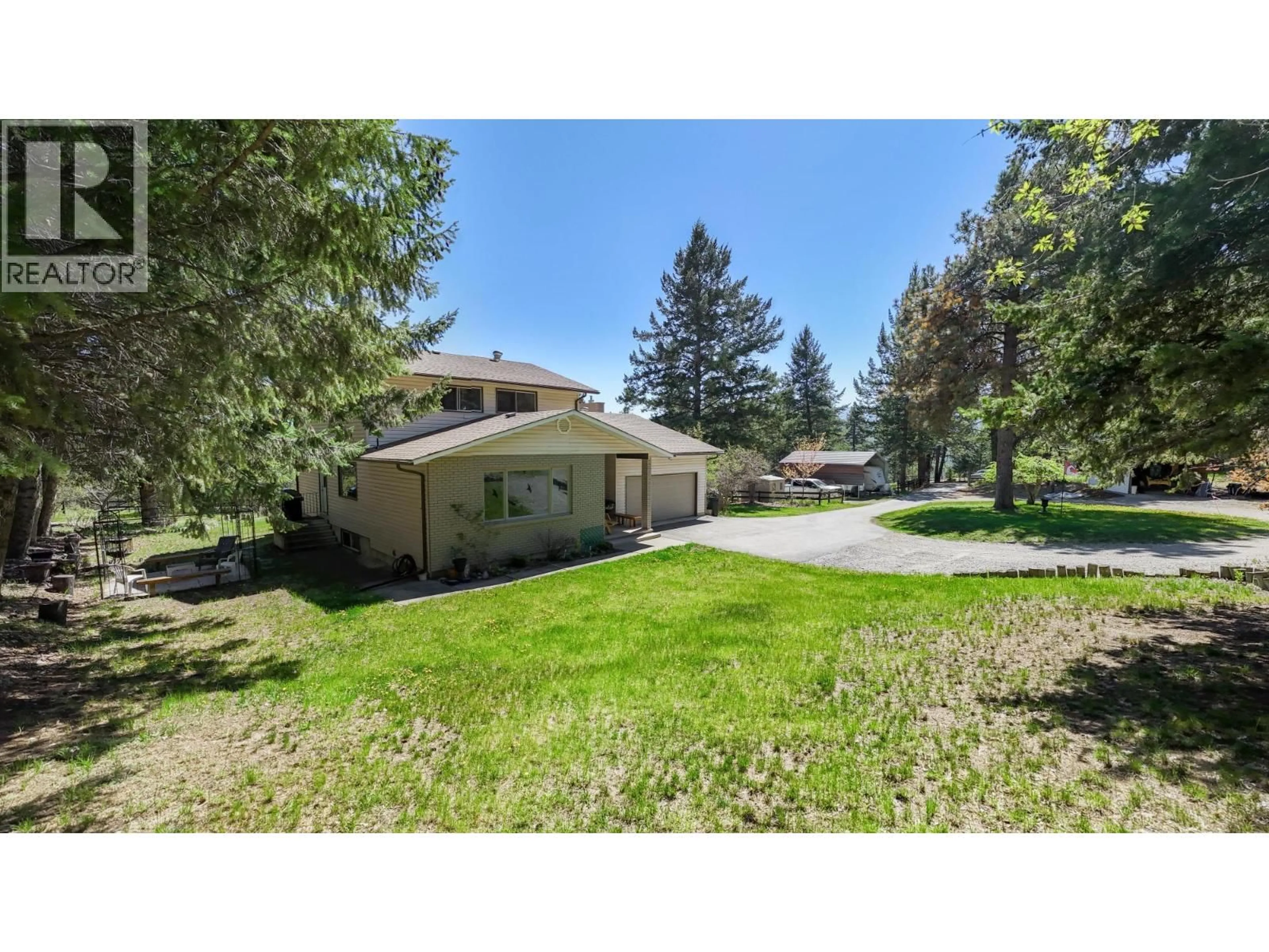 A pic from outside/outdoor area/front of a property/back of a property/a pic from drone, unknown for 380 IVY ROAD, Cranbrook British Columbia V1C6W6