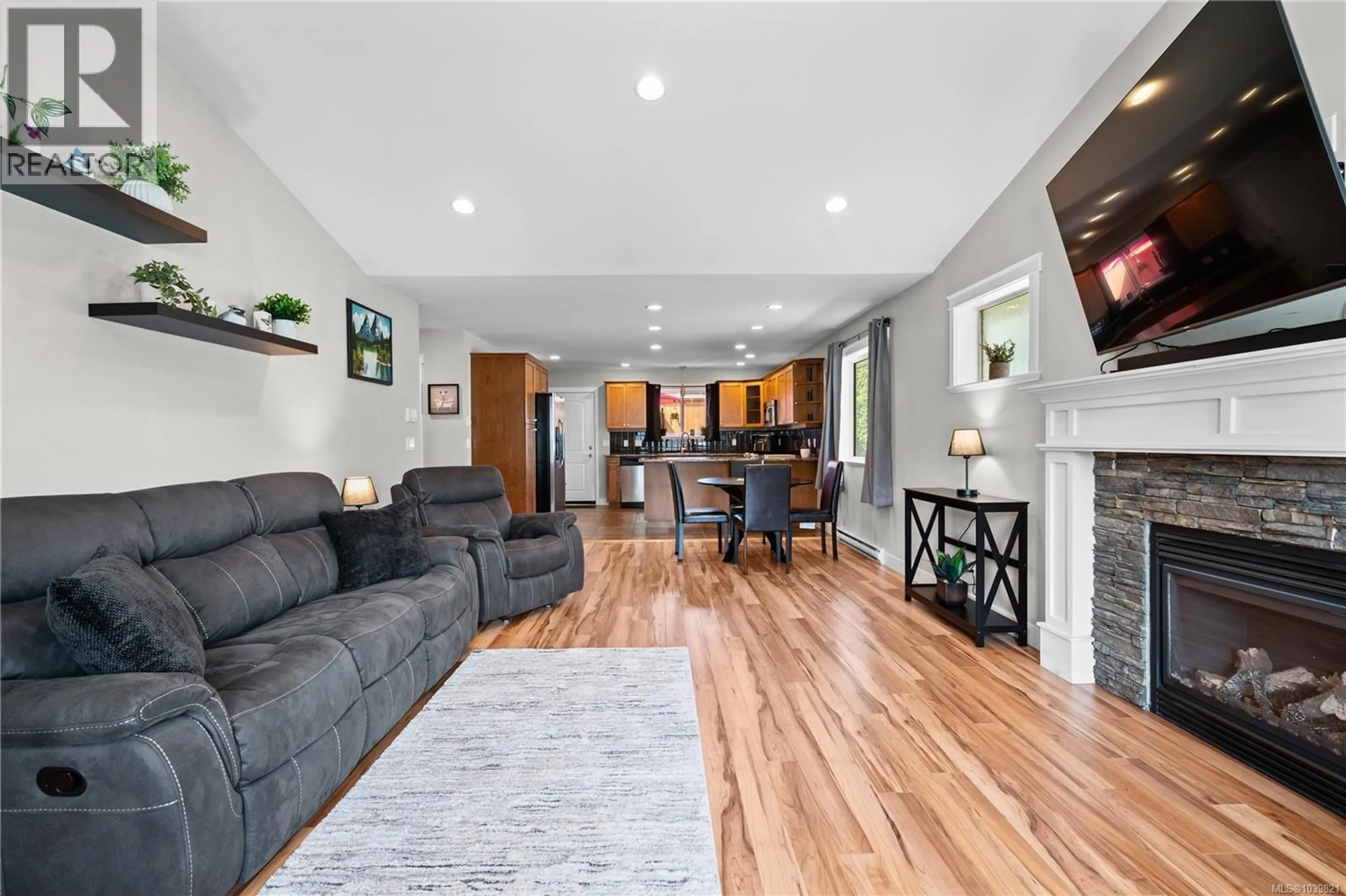 Living room with furniture, unknown for 6748 STEEPLE CHASE, Sooke British Columbia V9Z0W3