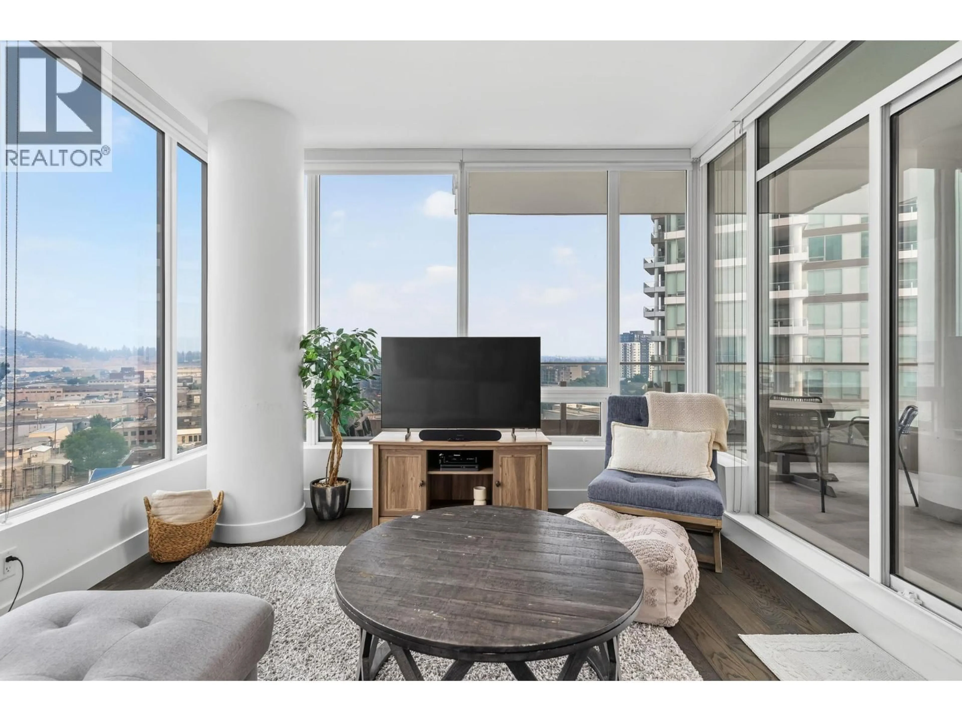 Living room with furniture, unknown for 1102 - 1181 SUNSET DRIVE, Kelowna British Columbia V1Y0J4
