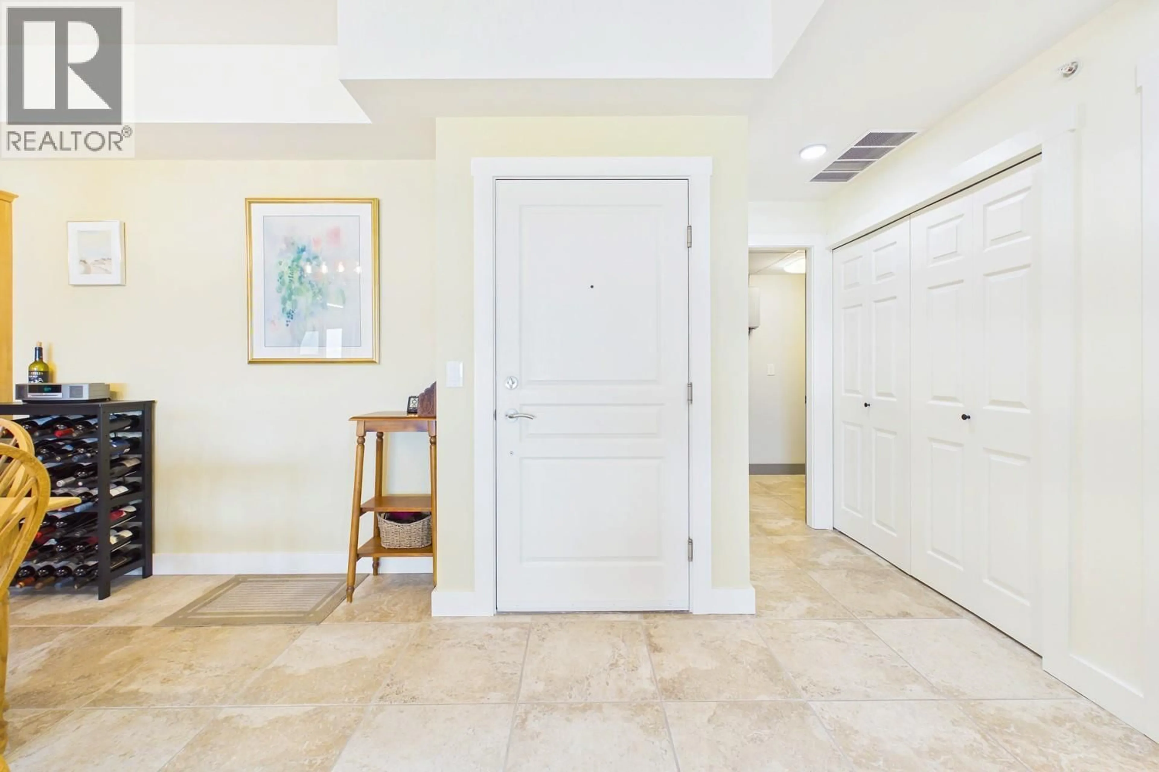 Indoor entryway for 404 - 873 FORESTBROOK DRIVE, Penticton British Columbia V2A2E9