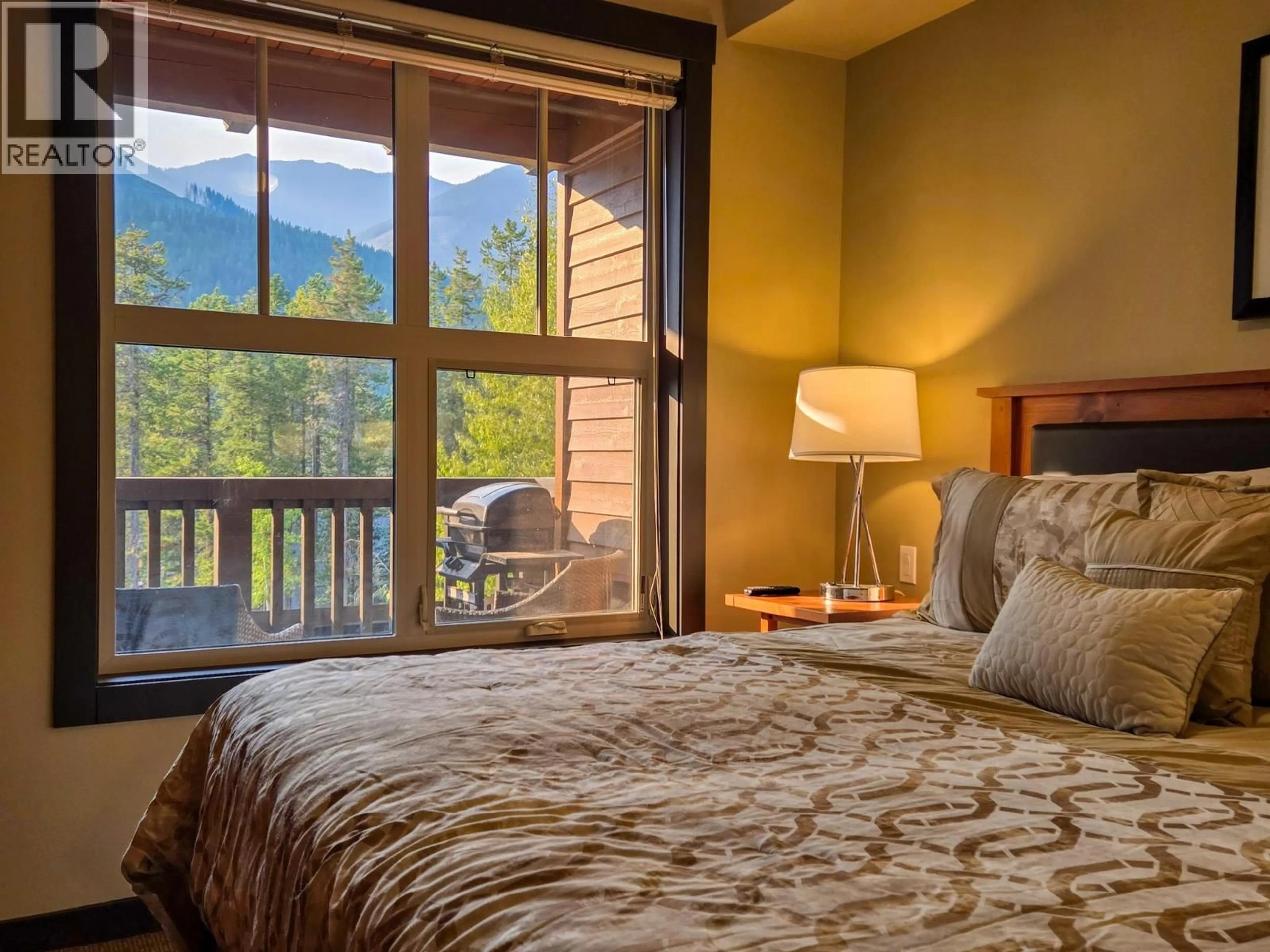 Bedroom with bed, unknown for 104 - 2064 SUMMIT DRIVE, Panorama British Columbia V0A1T0