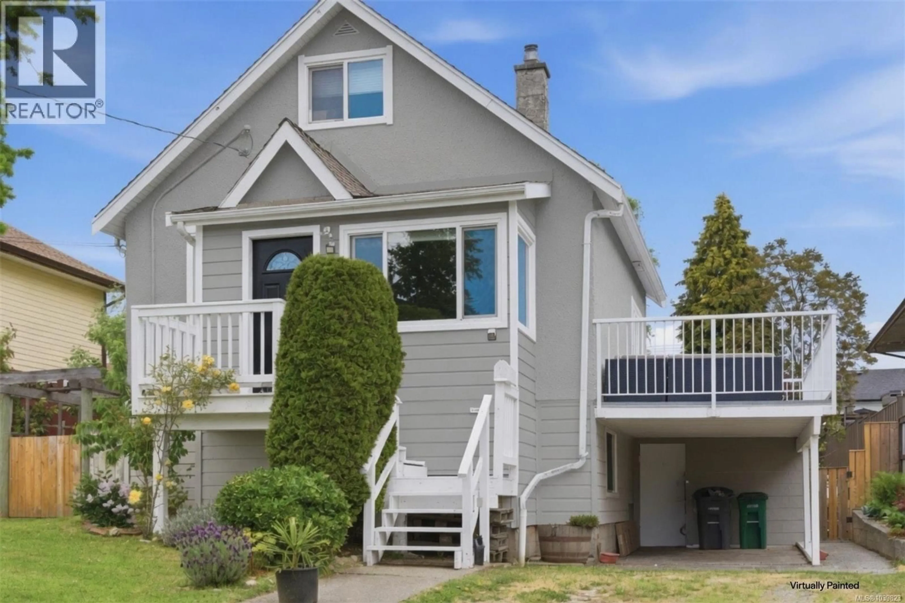 Home with vinyl exterior material, unknown for 236 CREASE AVENUE, Saanich British Columbia V8Z1S9
