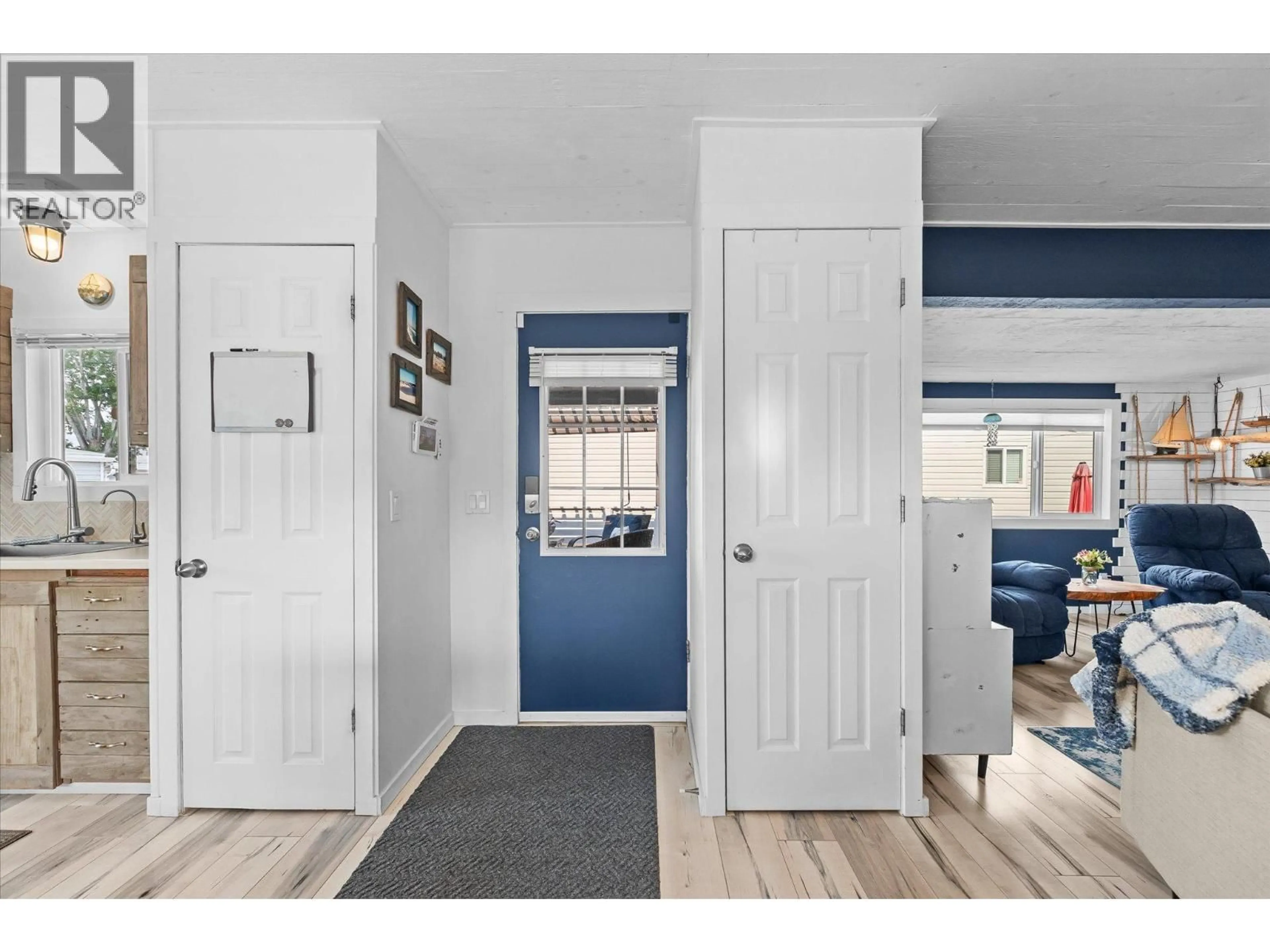 Indoor entryway for 14 - 2095 BOUCHERIE ROAD, West Kelowna British Columbia V4T1Z4