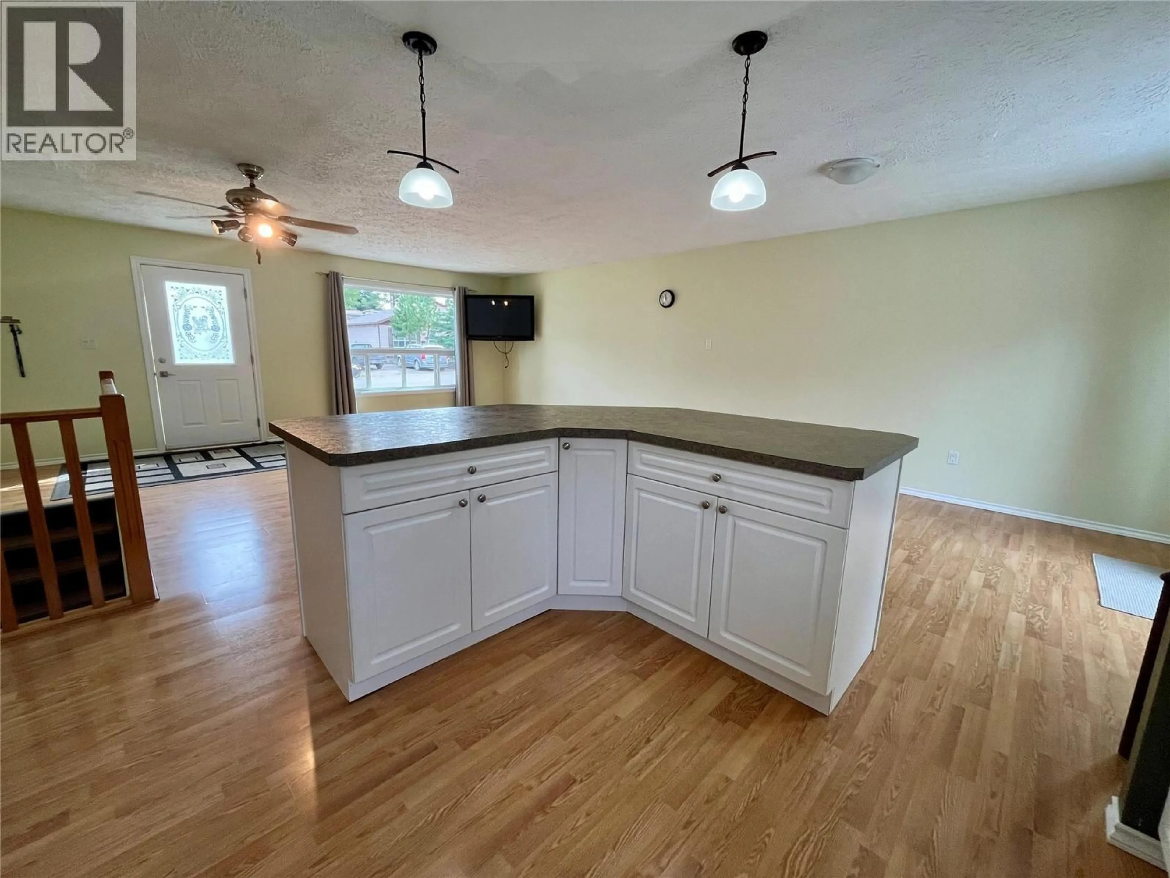 Open concept kitchen, unknown for 236 BERGERON DRIVE, Tumbler Ridge British Columbia V0C2W0