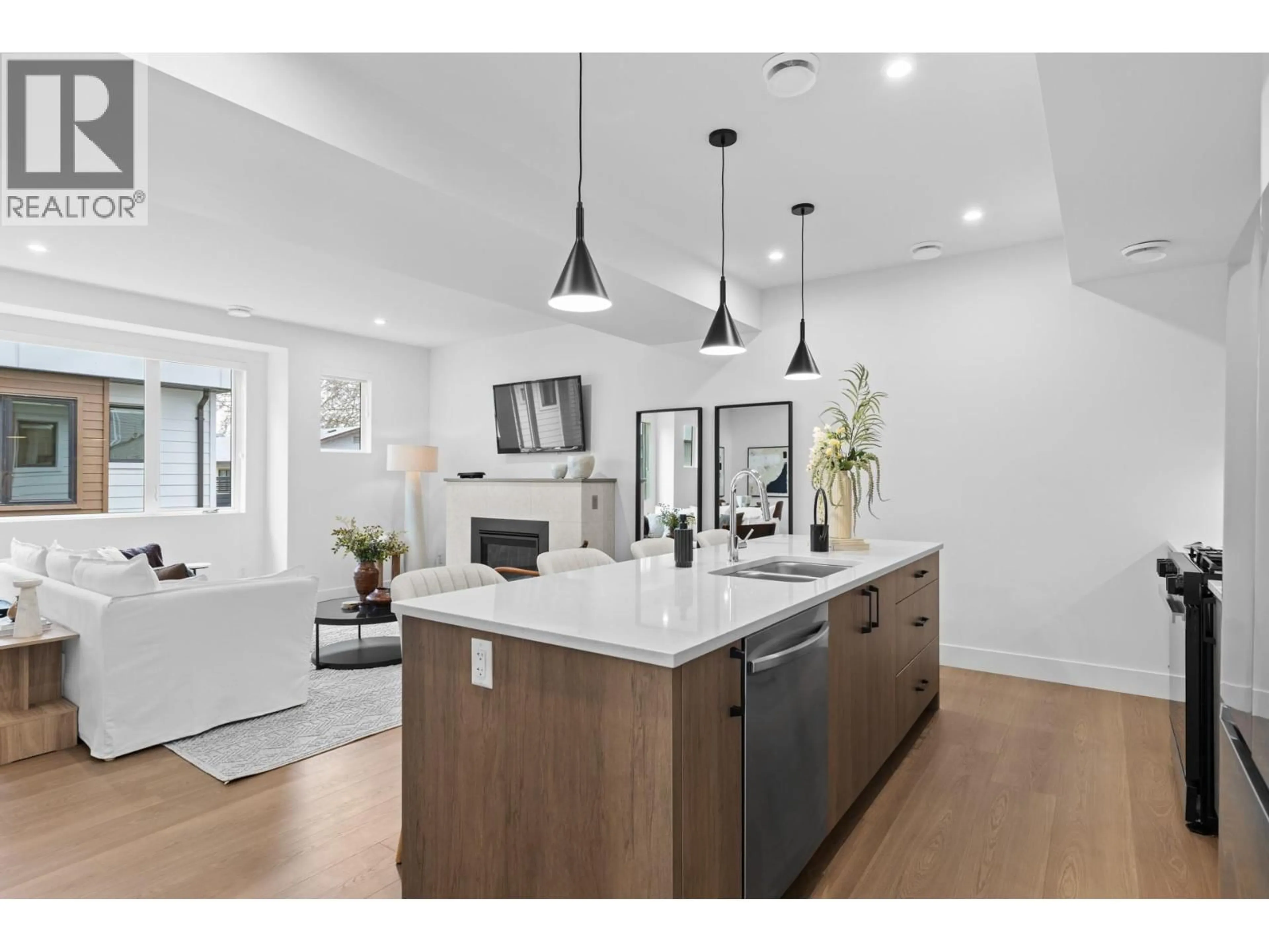 Open concept kitchen, unknown for 6 - 1463 INKAR ROAD, Kelowna British Columbia V1Y8J1