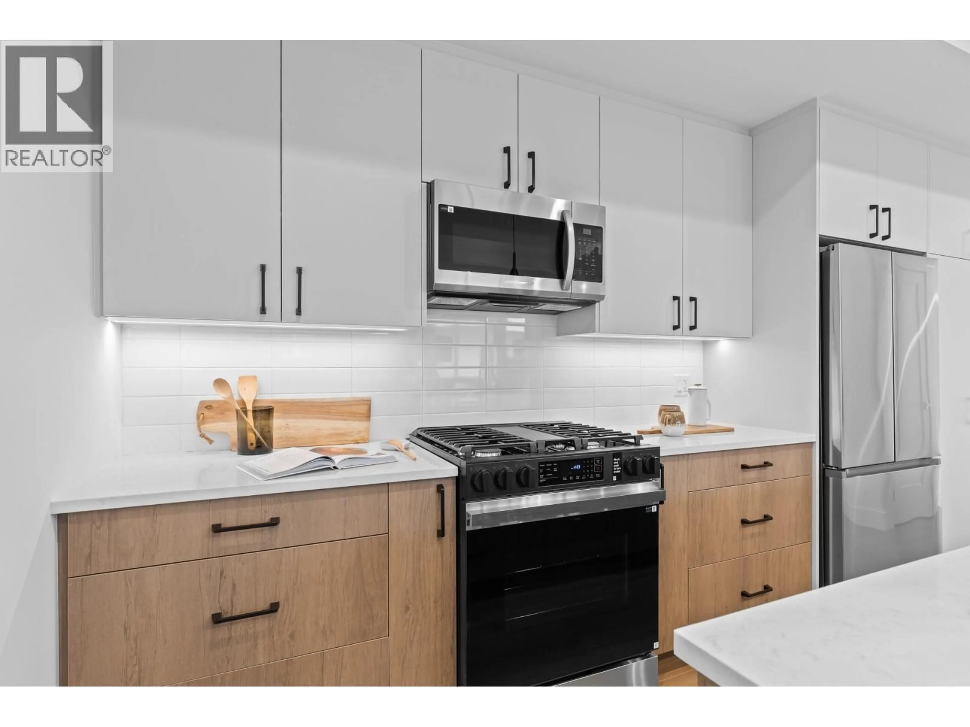 Standard kitchen, unknown for 6 - 1463 INKAR ROAD, Kelowna British Columbia V1Y8J1