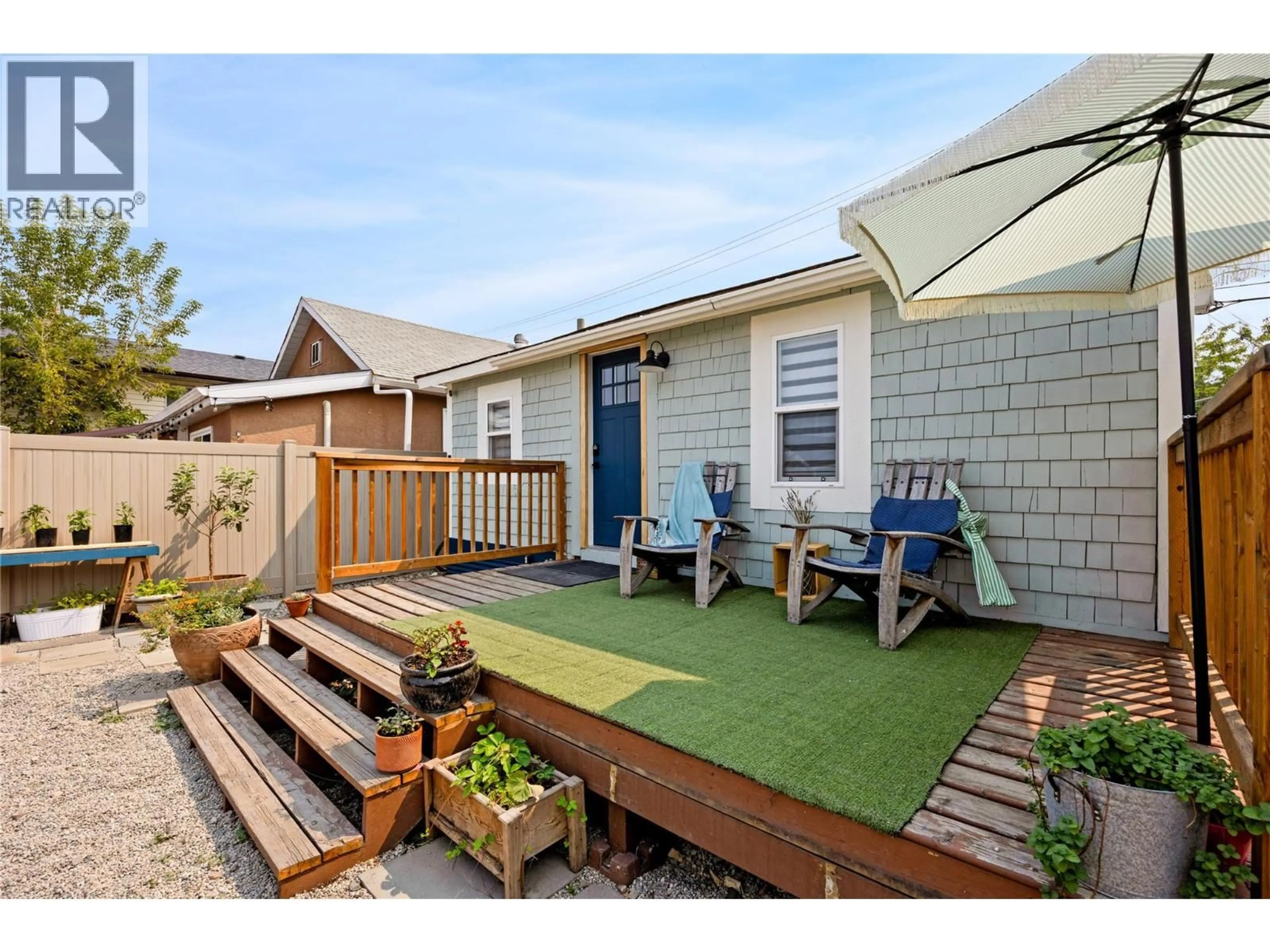 Patio, street for 499 WESTMINSTER AVENUE WEST, Penticton British Columbia V2A1K4