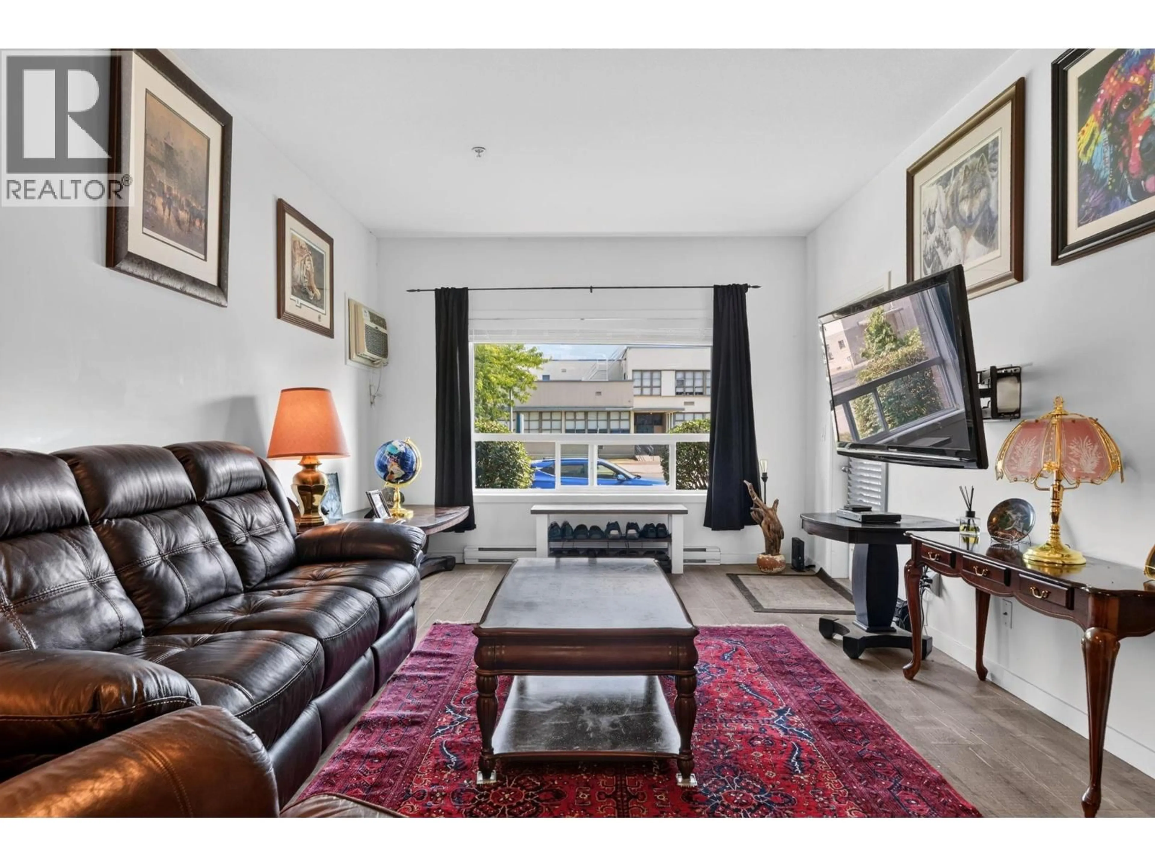 Living room with furniture, unknown for 110 - 770 RUTLAND ROAD, Kelowna British Columbia V1X3B7