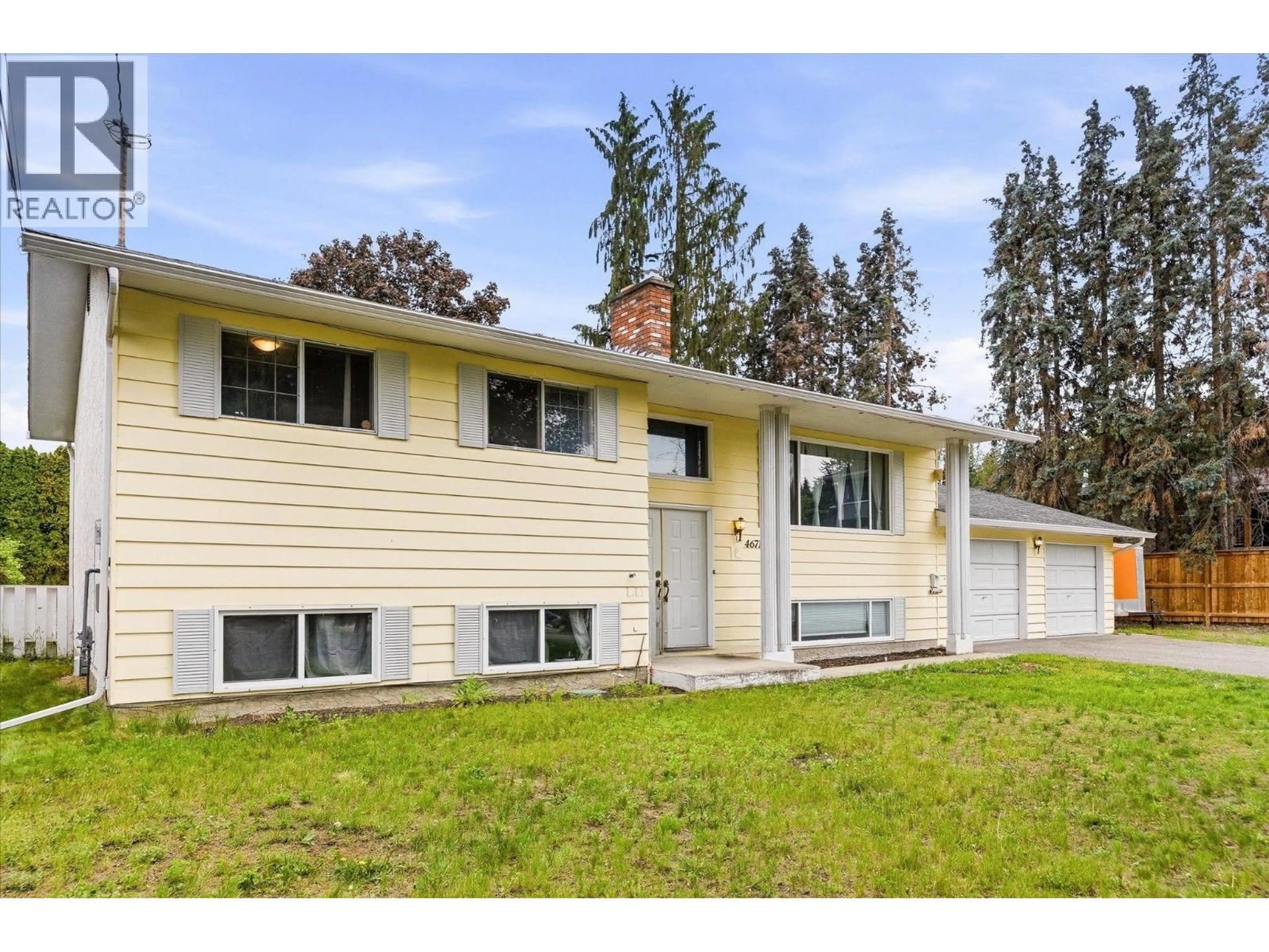 Home with vinyl exterior material, street for 4671 FORDHAM ROAD, Kelowna British Columbia V1W1P1