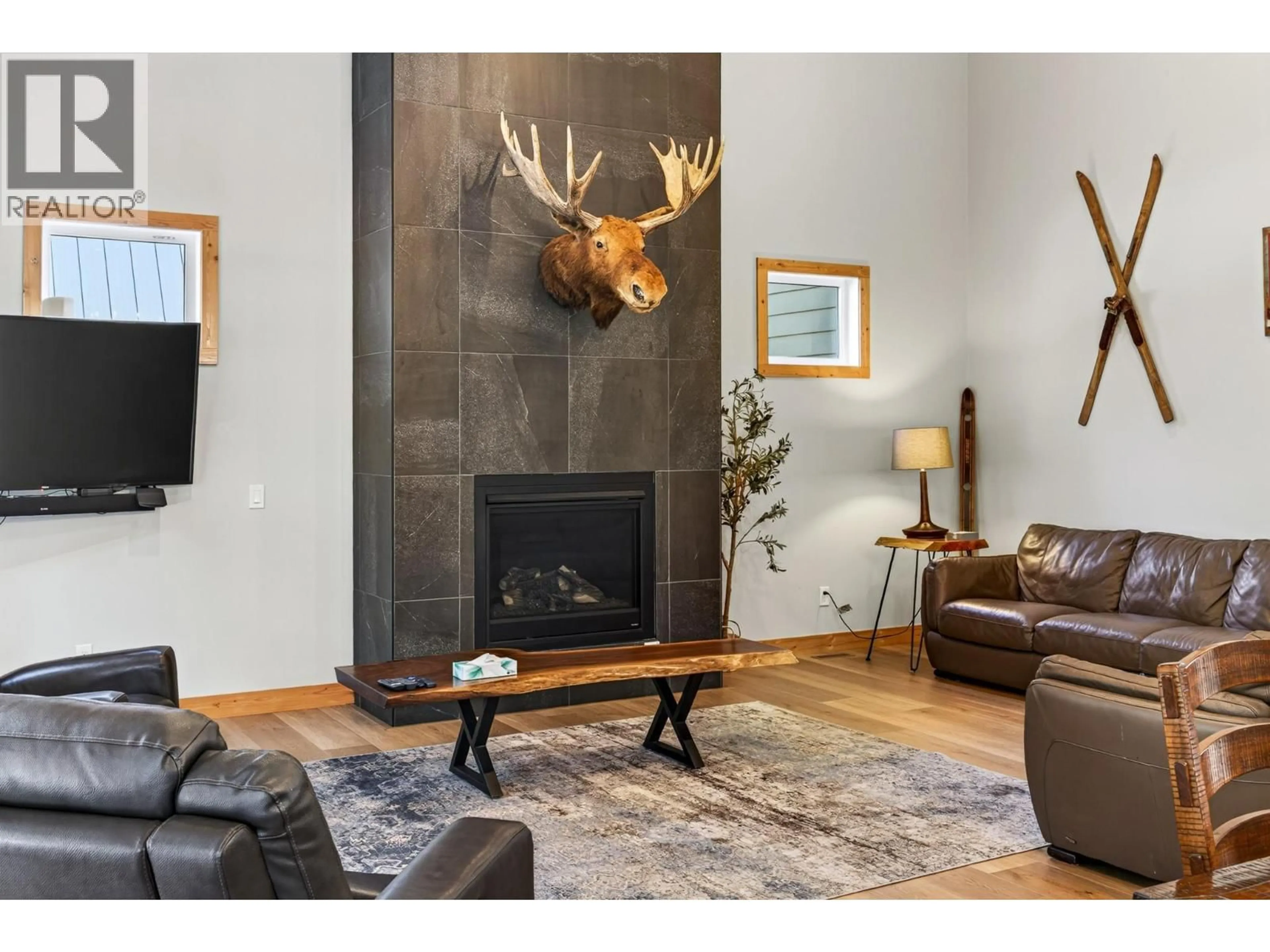 Living room with furniture, unknown for 5550 CURRIE BOWL WAY, Fernie British Columbia V0B1M6
