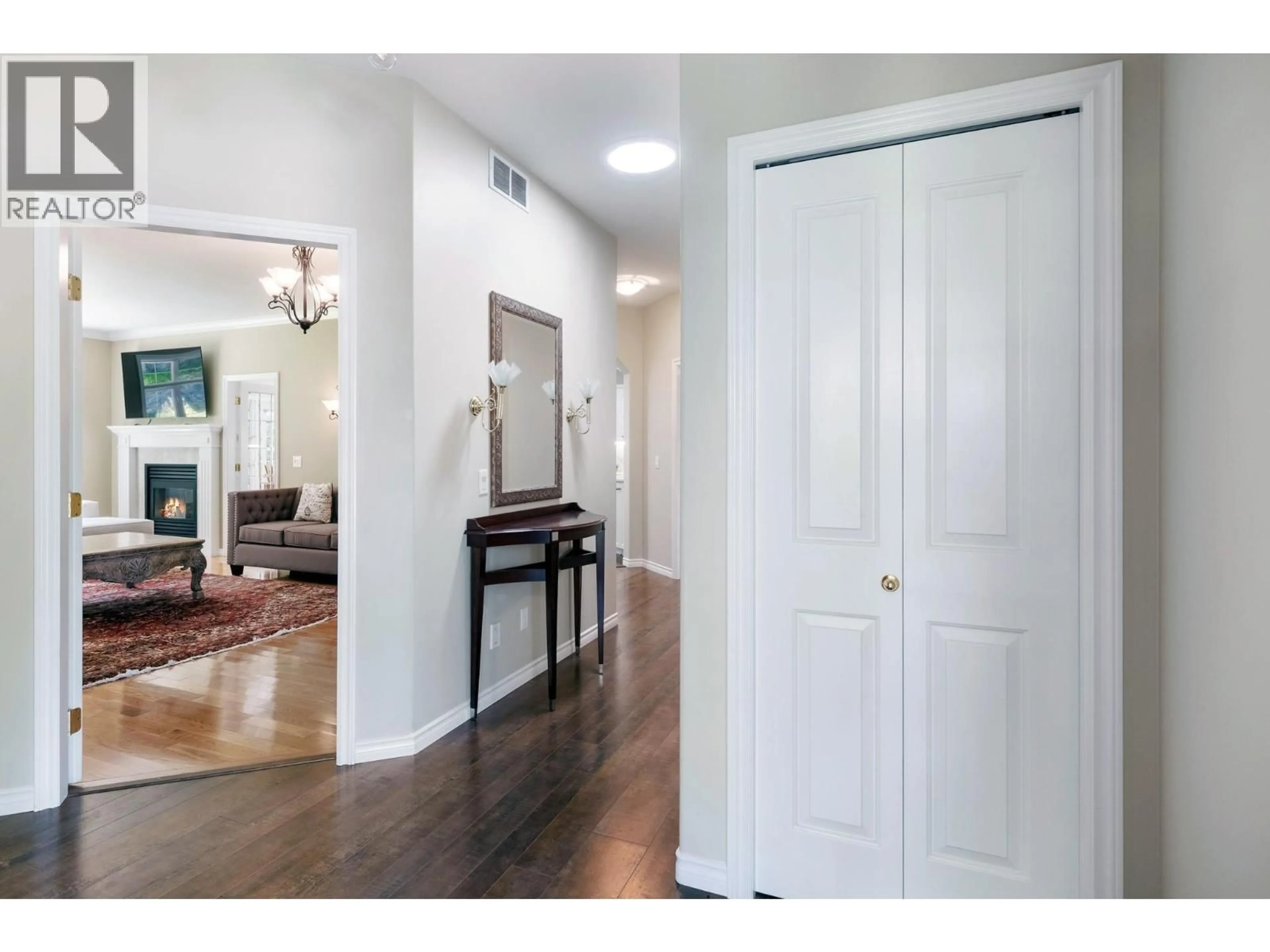 Indoor entryway for 4170 GALLAGHERS GROVE, Kelowna British Columbia V1W3Z9