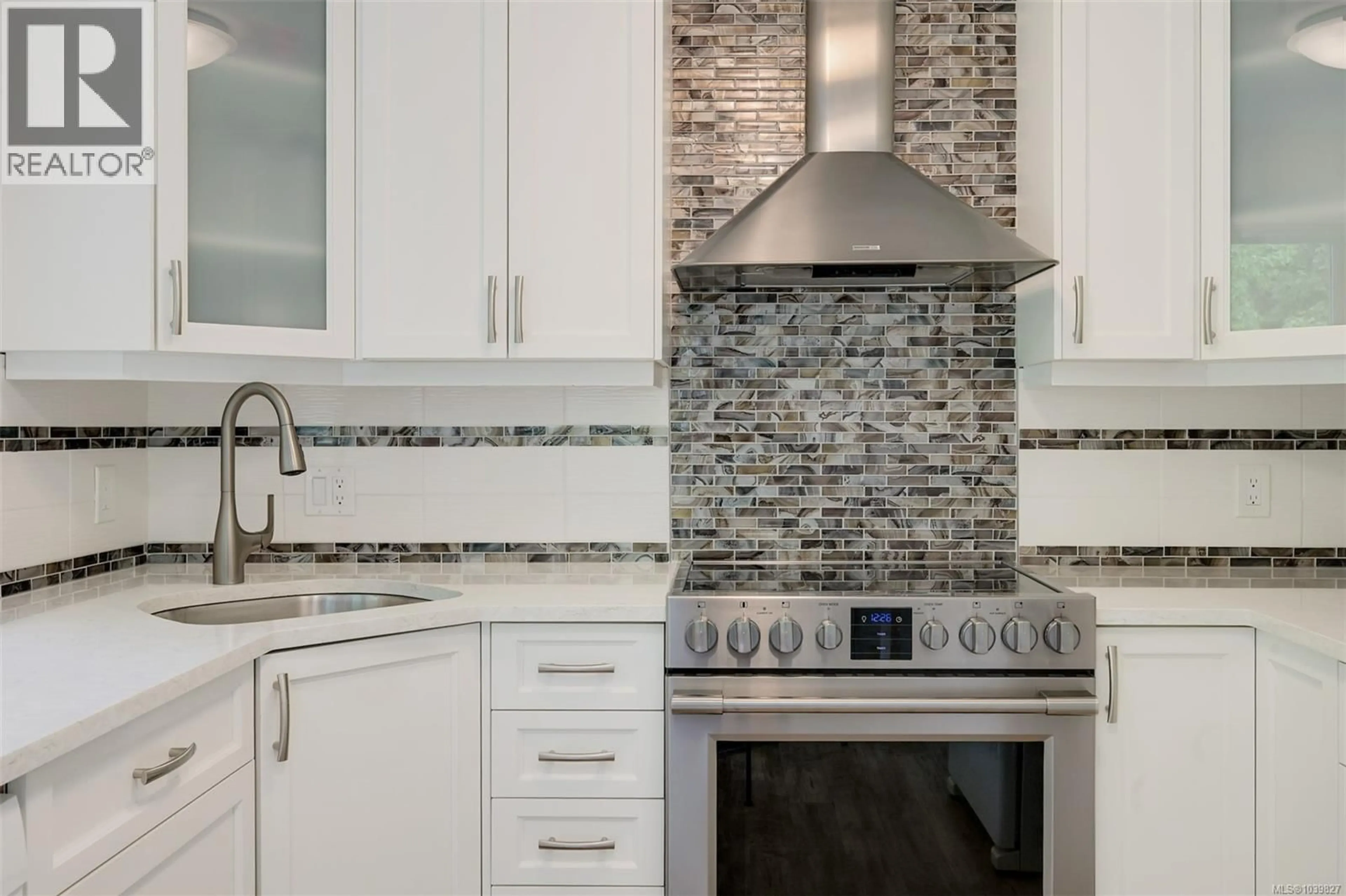 Contemporary kitchen, ceramic/tile floor for 306 - 490 MARSETT PLACE, Saanich British Columbia V8Z7G1