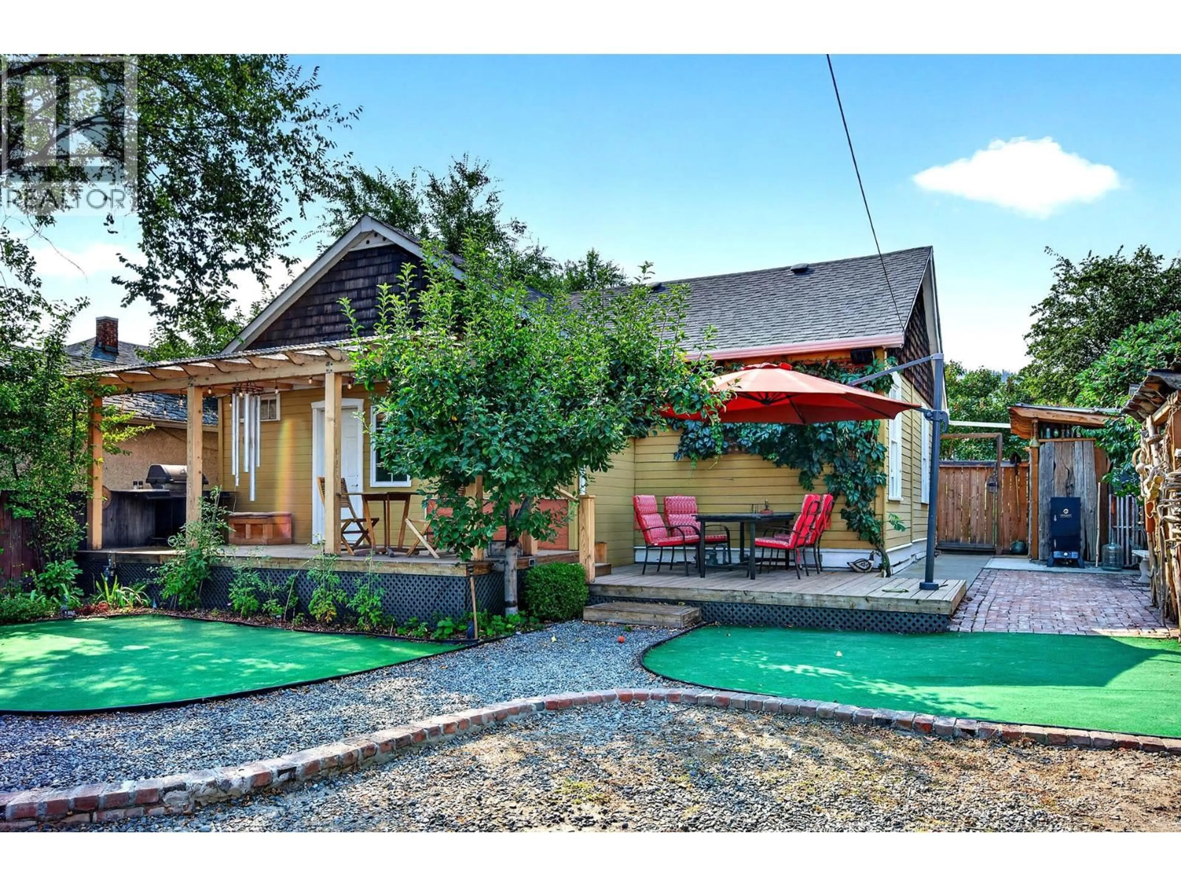 Patio, street for 632 BATTLE STREET, Kamloops British Columbia V2C2M3