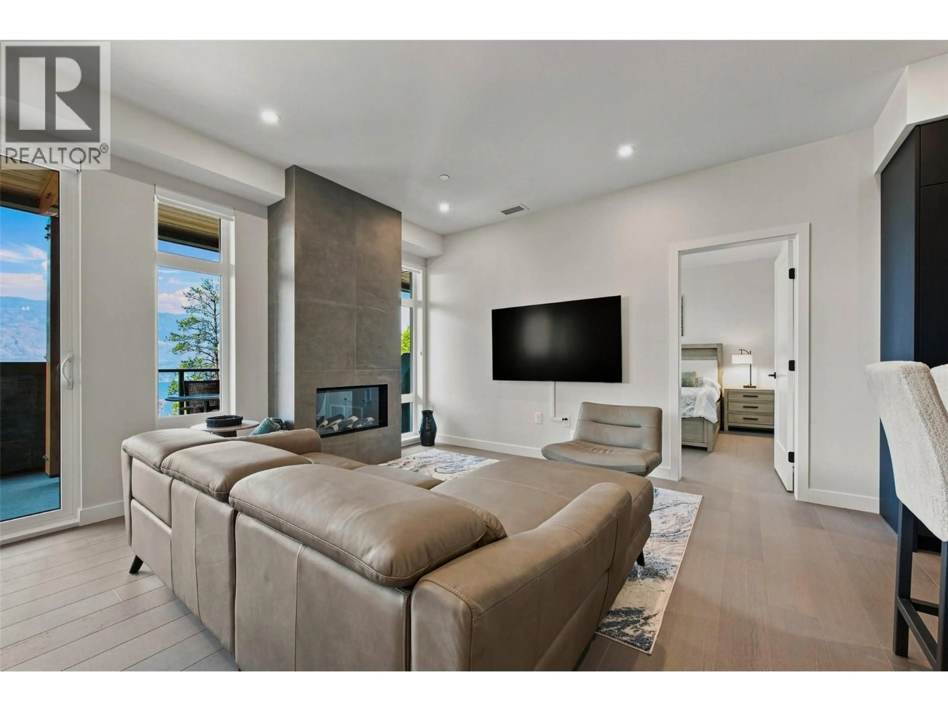 Home theater for 307 - 9652 BENCHLAND DRIVE, Lake Country British Columbia V4V0C4