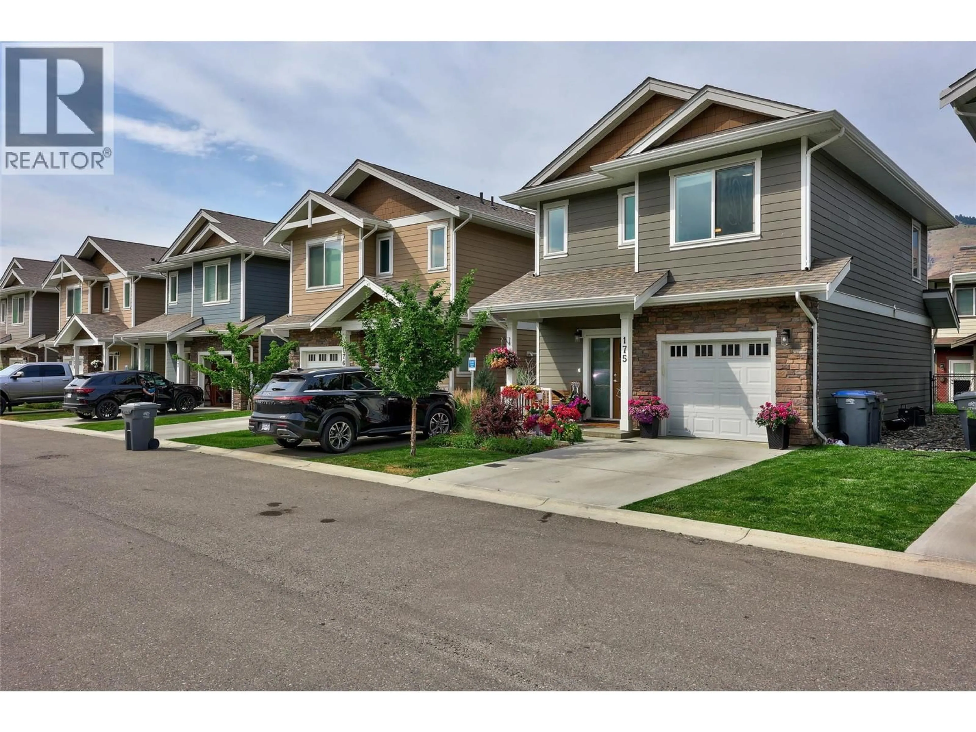 Home with vinyl exterior material, street for 175 - 200 GRAND BOULEVARD, Kamloops British Columbia V2C0H3