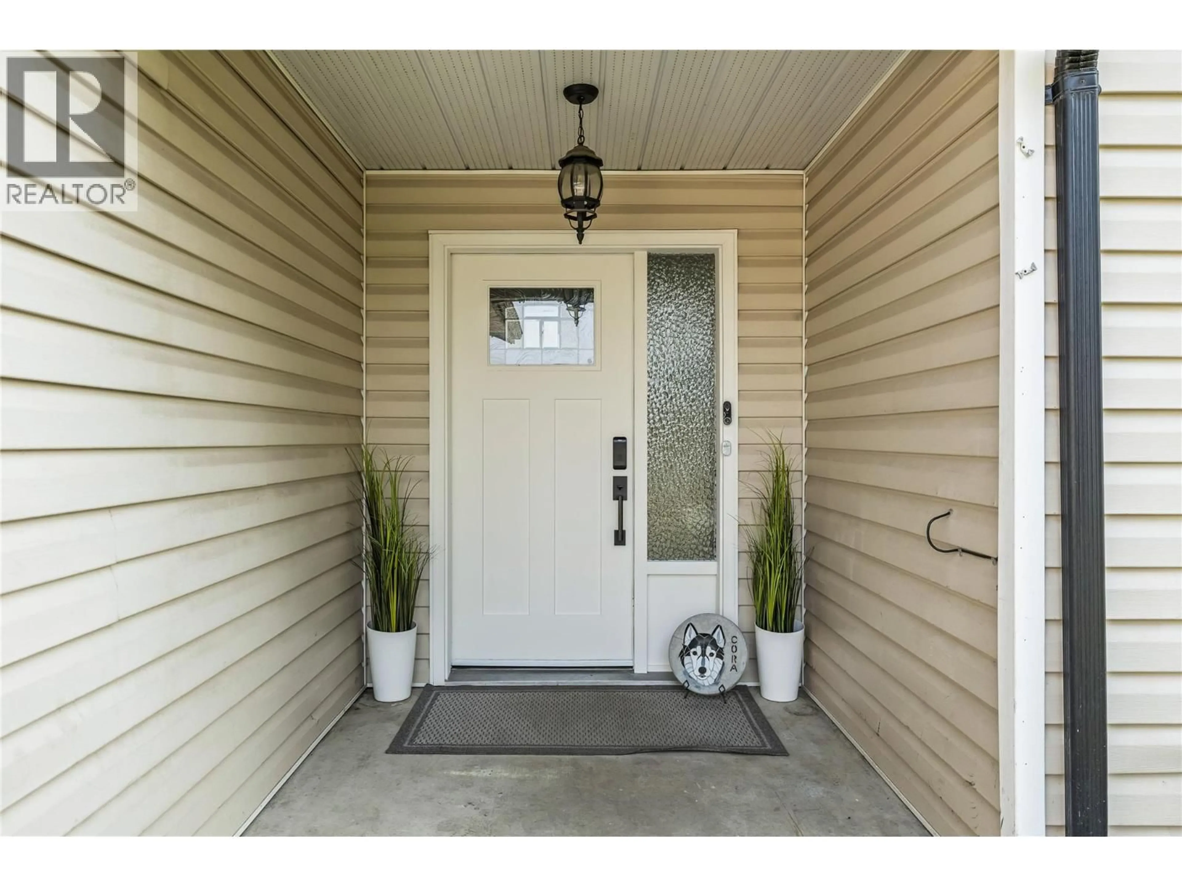 Indoor entryway for 263 DALGLEISH COURT, Kelowna British Columbia V1X7A4