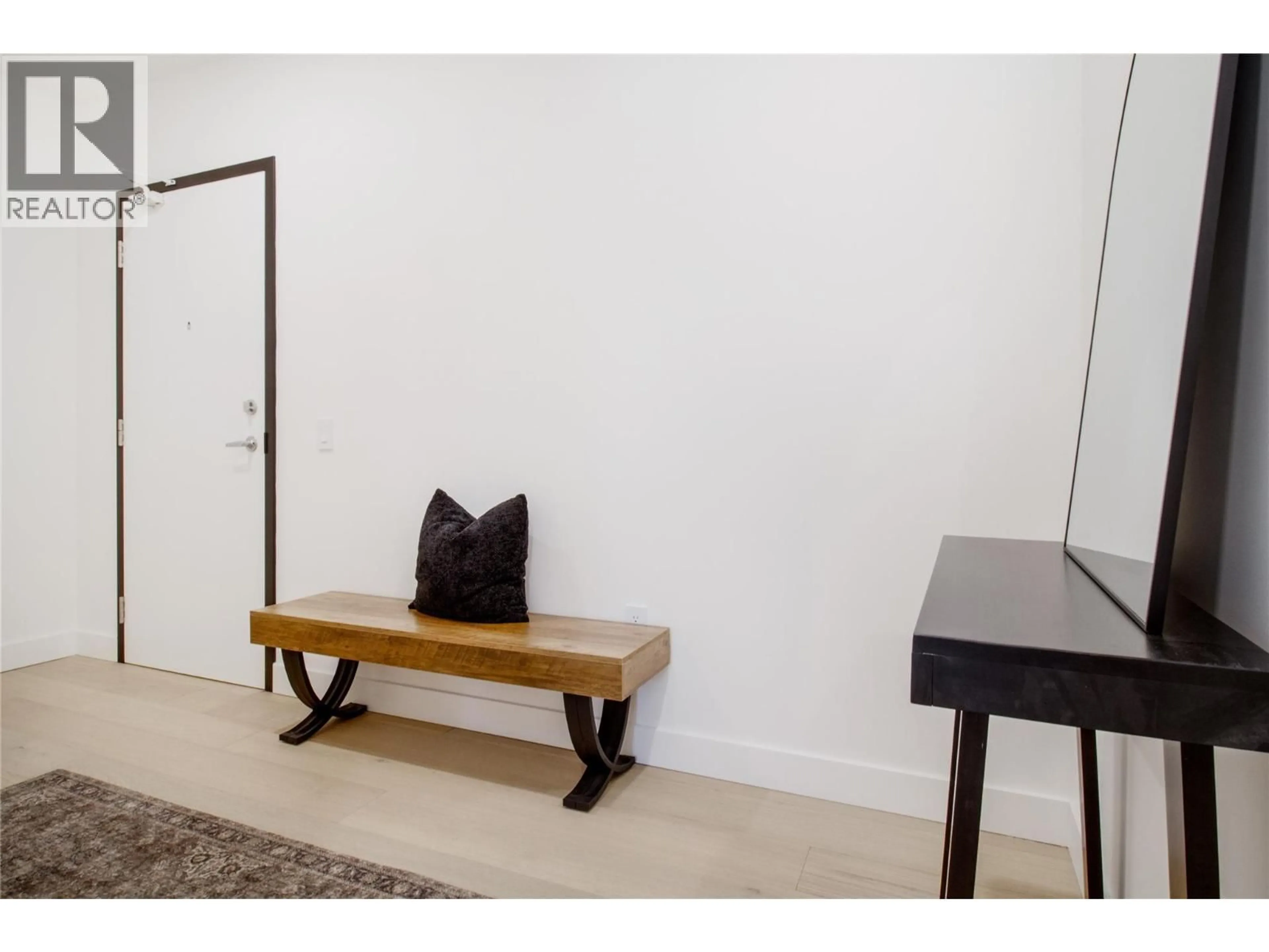 Indoor entryway for 1301 - 1702 COURSIER AVENUE, Revelstoke British Columbia V0E2S3