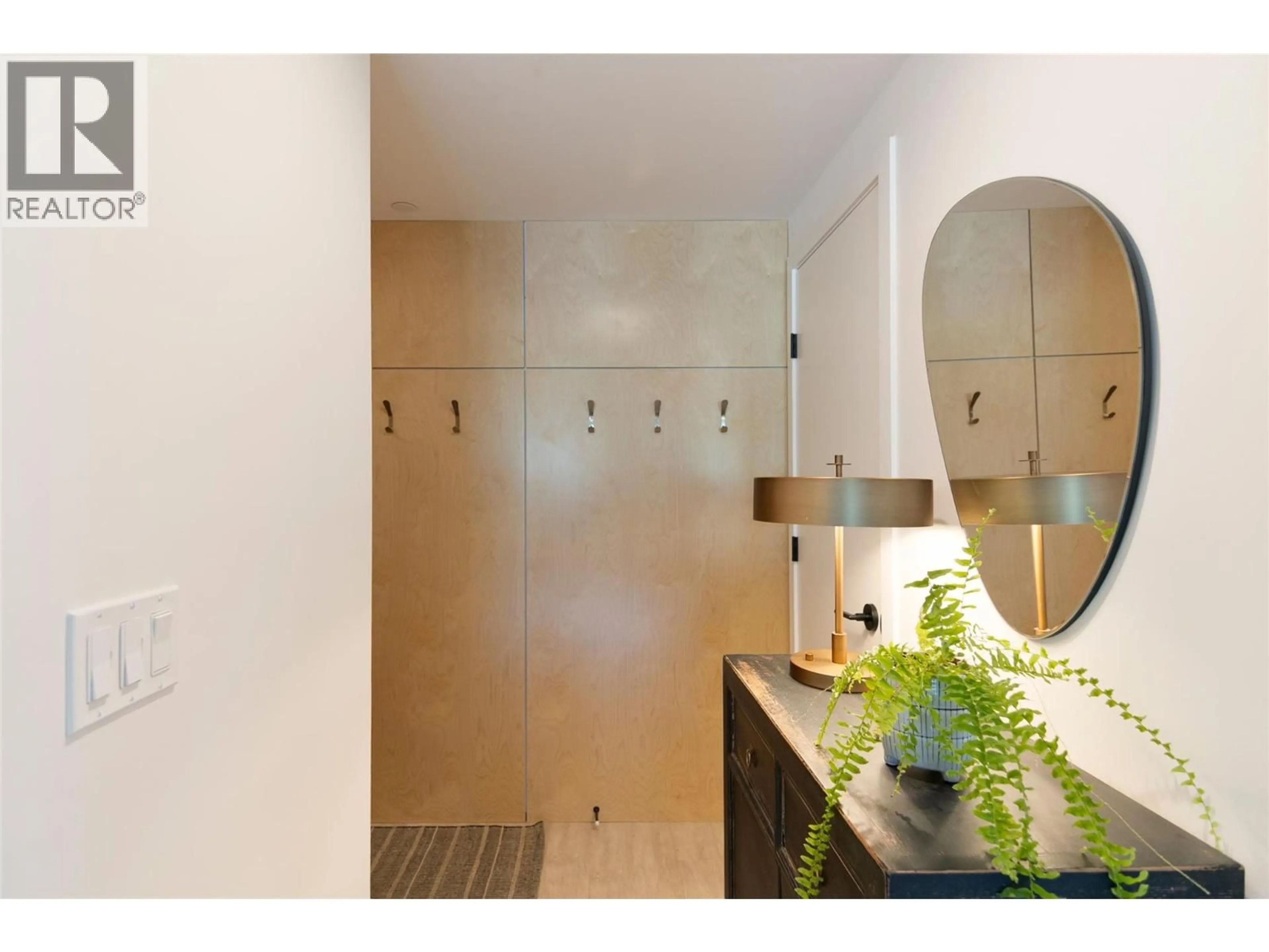 Indoor entryway for 3312 - 1701 COURSIER AVENUE, Revelstoke British Columbia V0E2S0