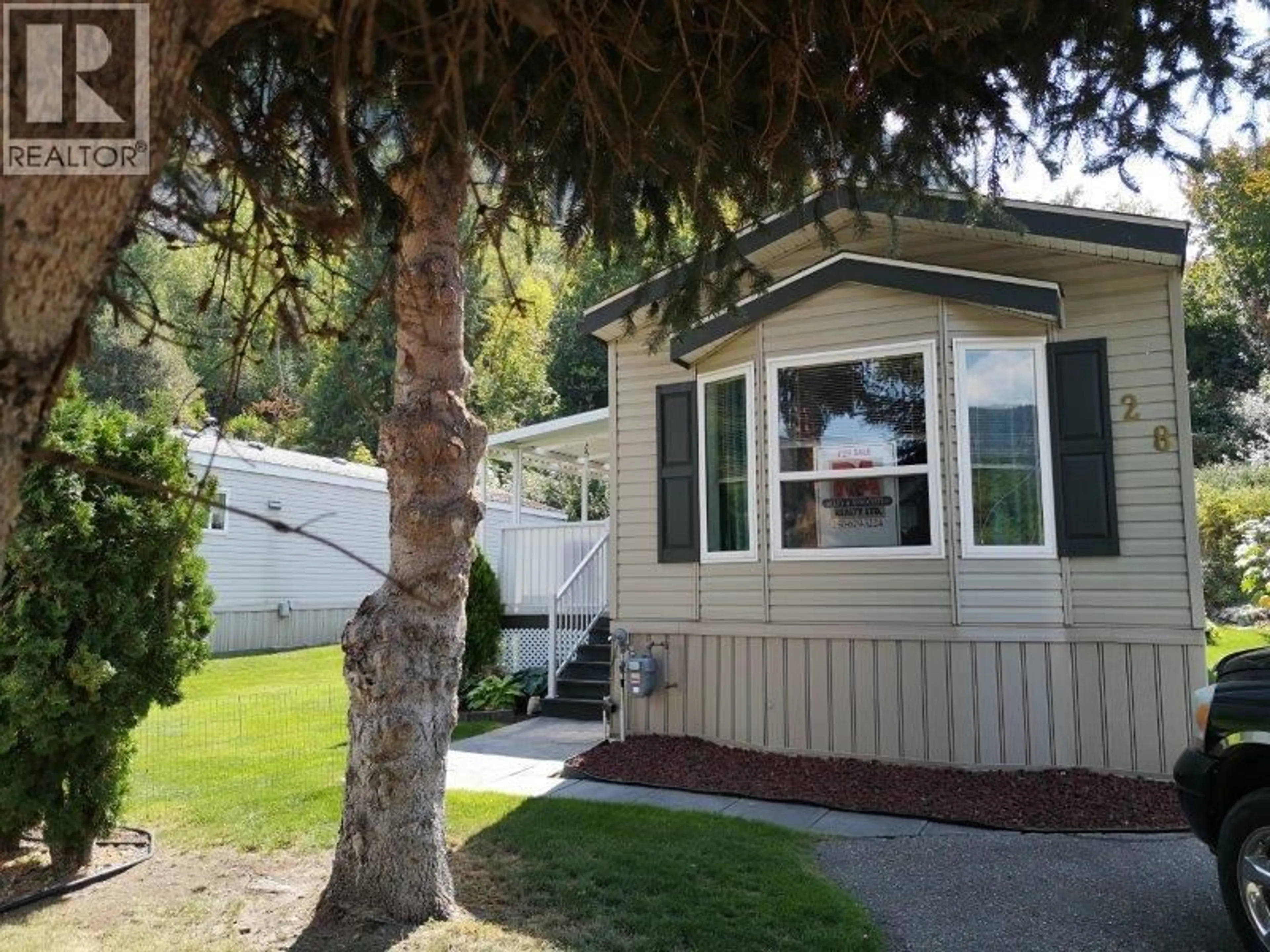 Home with vinyl exterior material, street for 28 - 1250 HILLSIDE AVENUE, Chase British Columbia V0E1M0