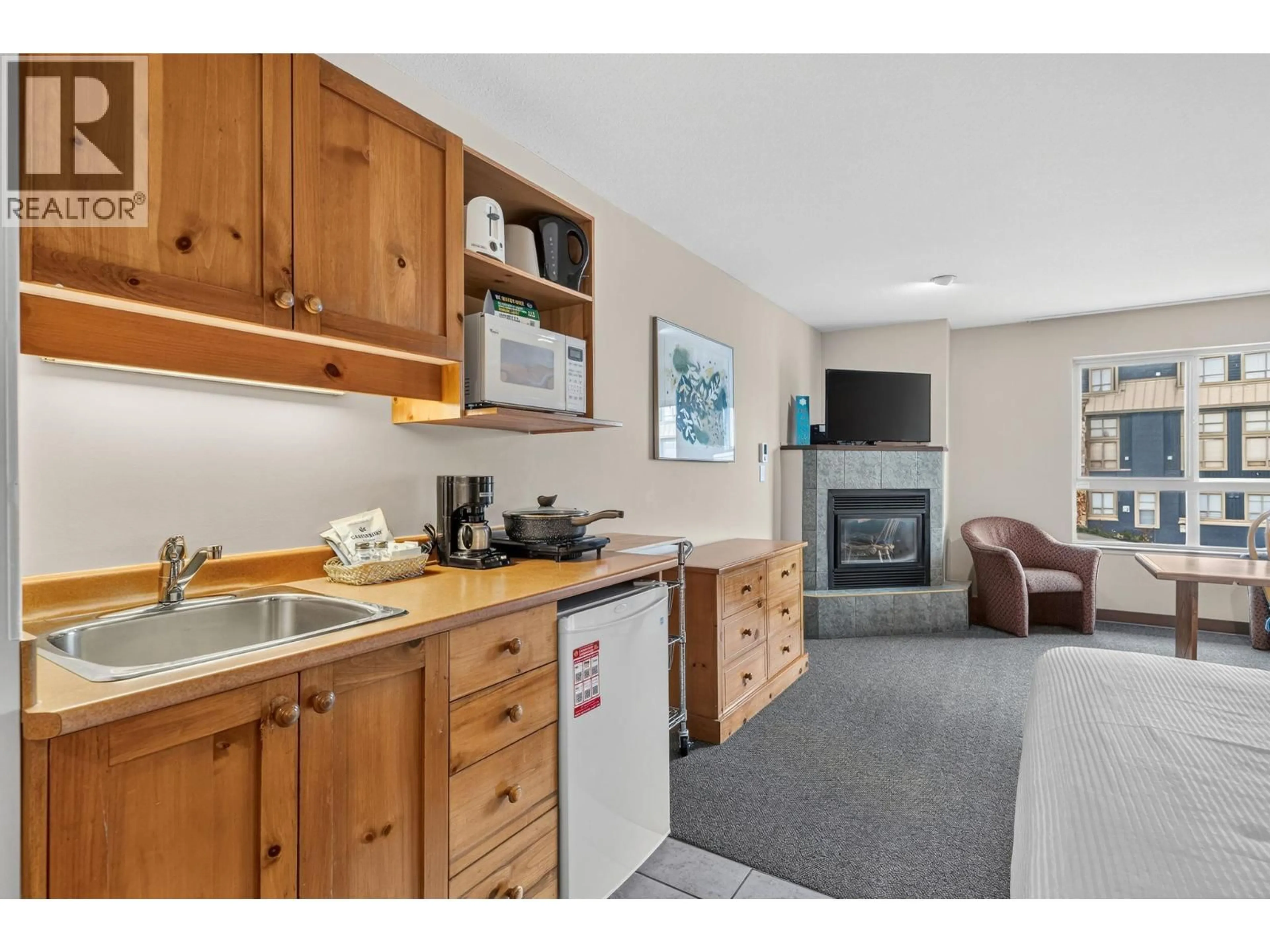 Standard kitchen, unknown for 315 - 5340 BIG WHITE ROAD, Big White British Columbia V1P1P3