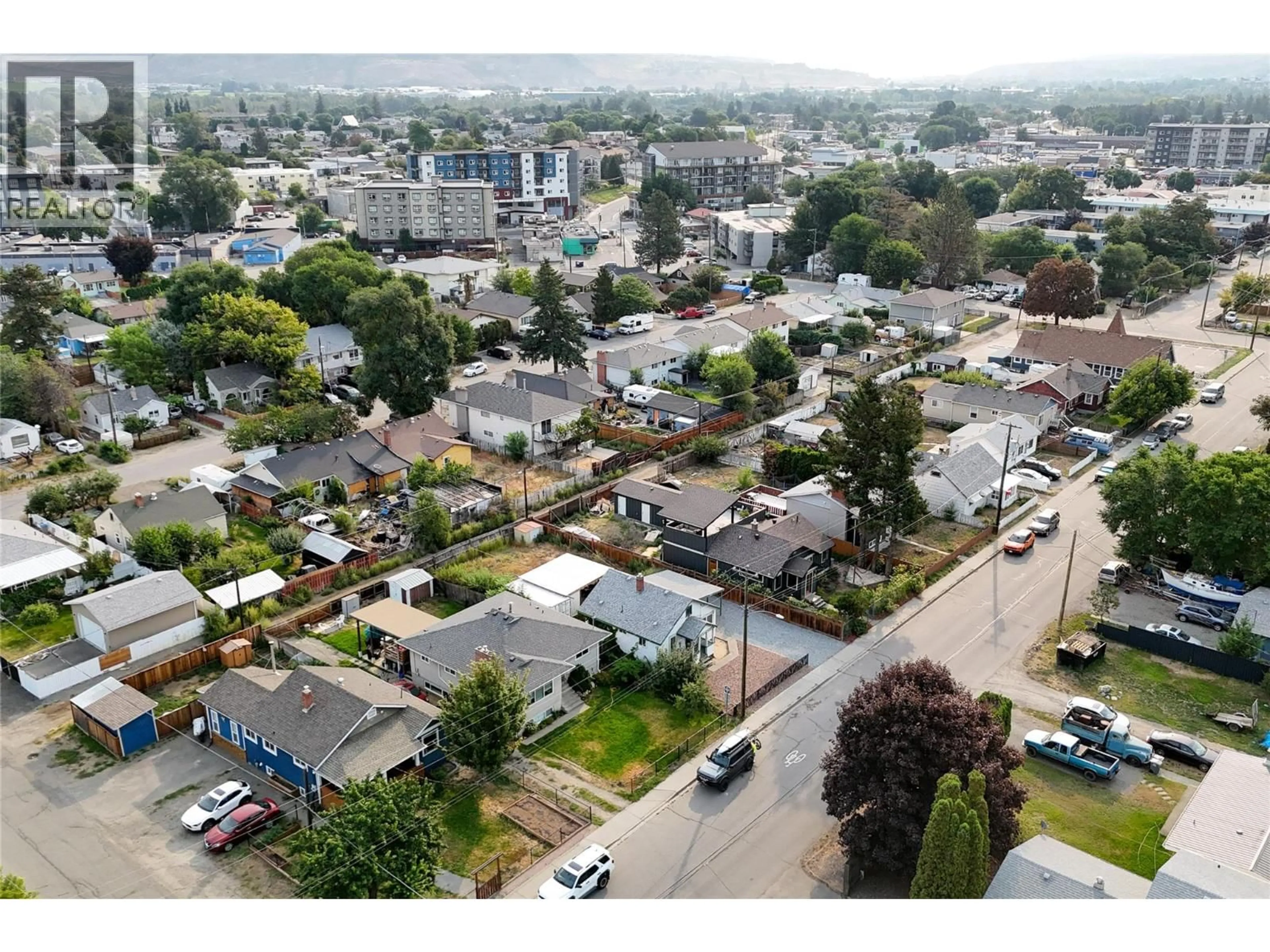 A pic from outside/outdoor area/front of a property/back of a property/a pic from drone, street for 364 ROYAL AVENUE, Kamloops British Columbia V2B3P5