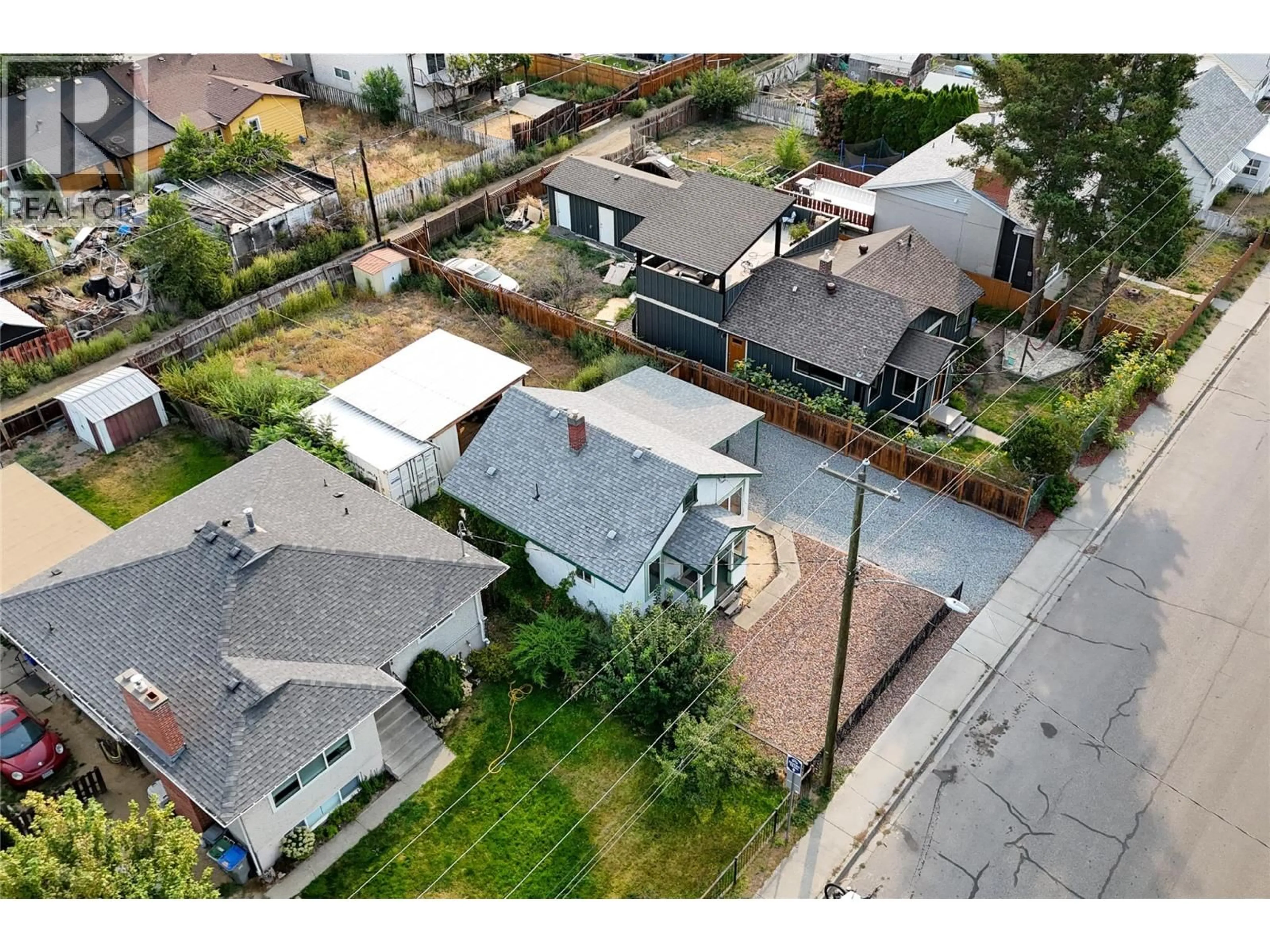A pic from outside/outdoor area/front of a property/back of a property/a pic from drone, street for 364 ROYAL AVENUE, Kamloops British Columbia V2B3P5