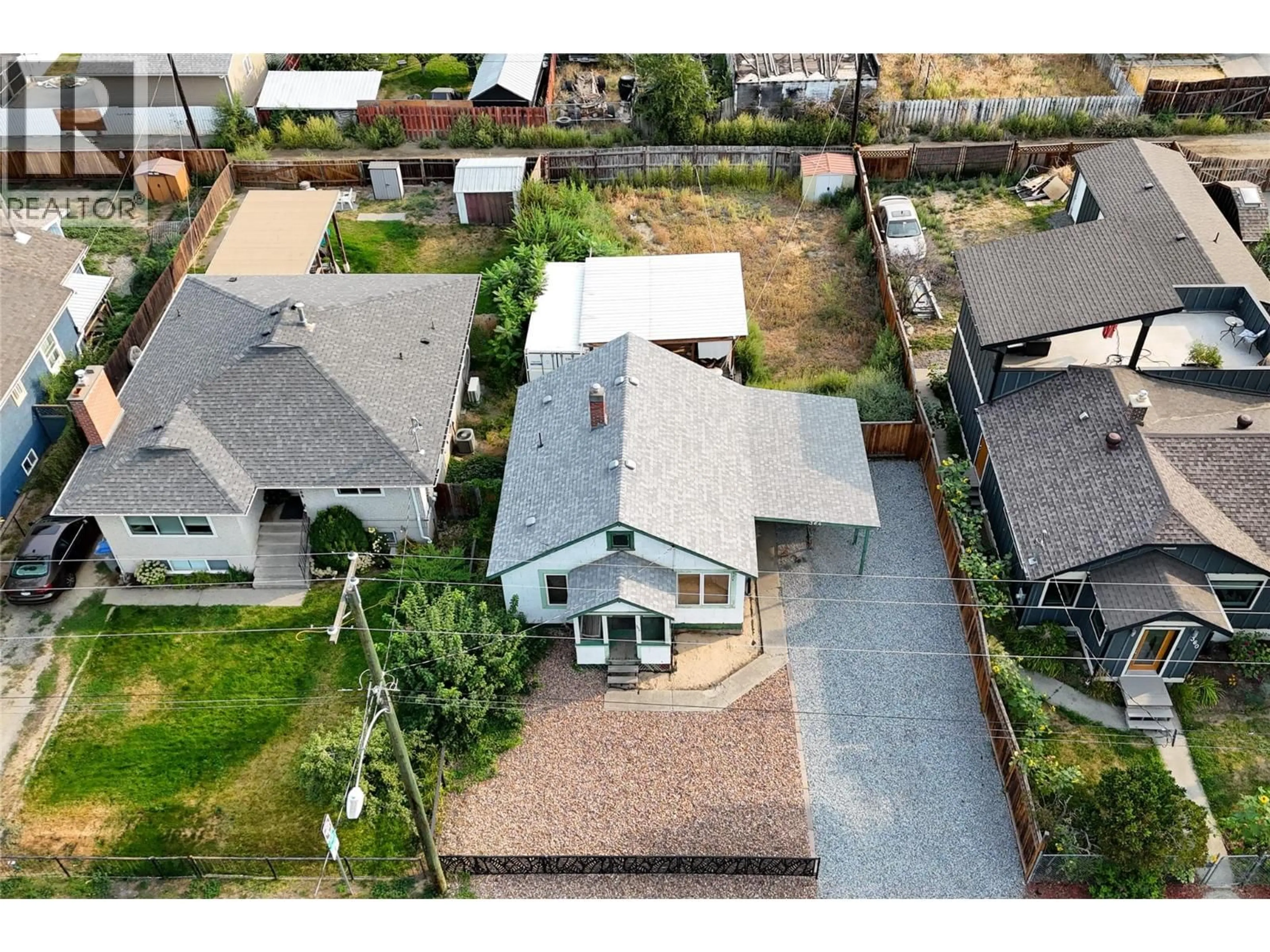 A pic from outside/outdoor area/front of a property/back of a property/a pic from drone, street for 364 ROYAL AVENUE, Kamloops British Columbia V2B3P5