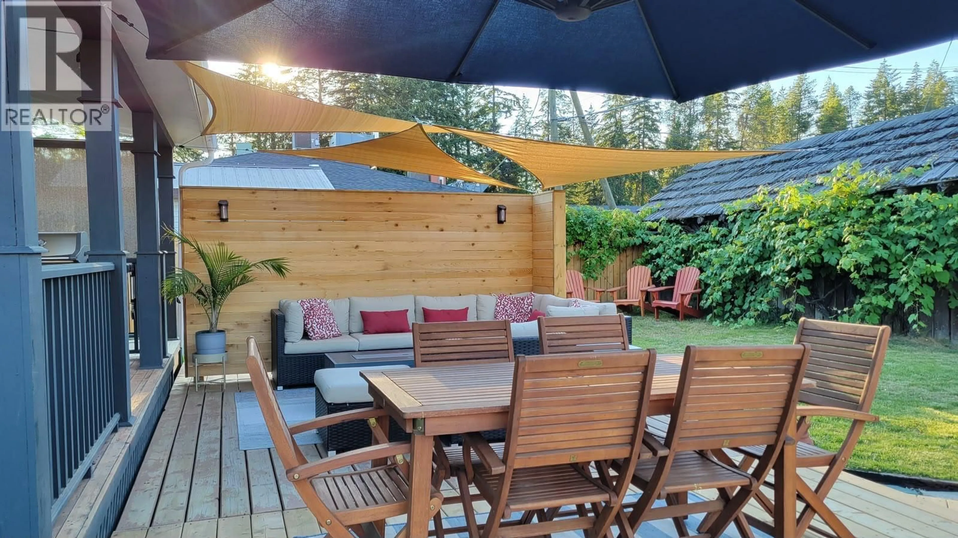 Patio, street for 701 BROADWAY STREET WEST, Nakusp British Columbia V0G1R0