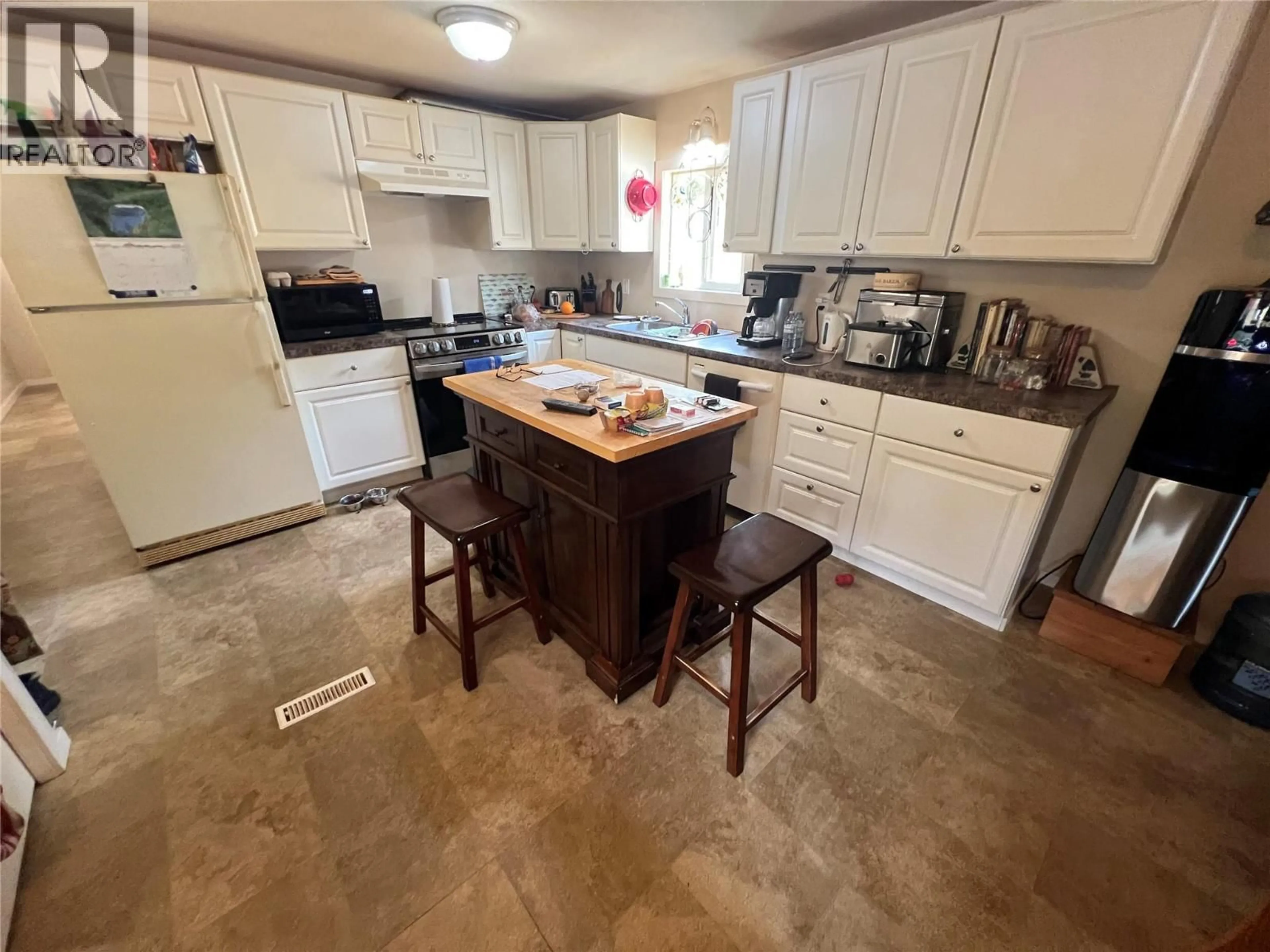Unknown for 5 - 3969 BROADWATER ROAD, Robson British Columbia V1N4V5