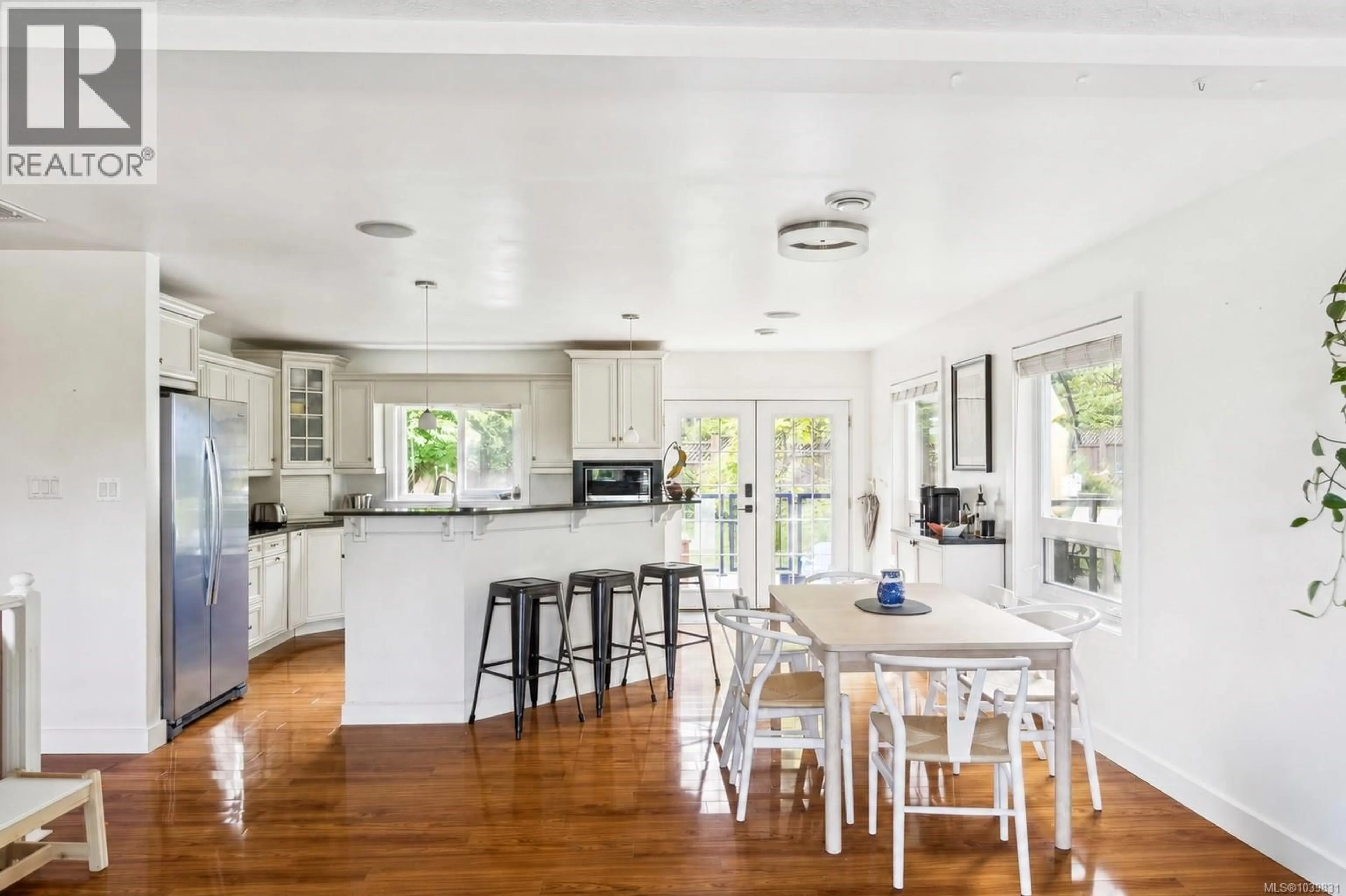 Open concept kitchen, unknown for 7316 EAST SAANICH ROAD, Central Saanich British Columbia V8M1Y4