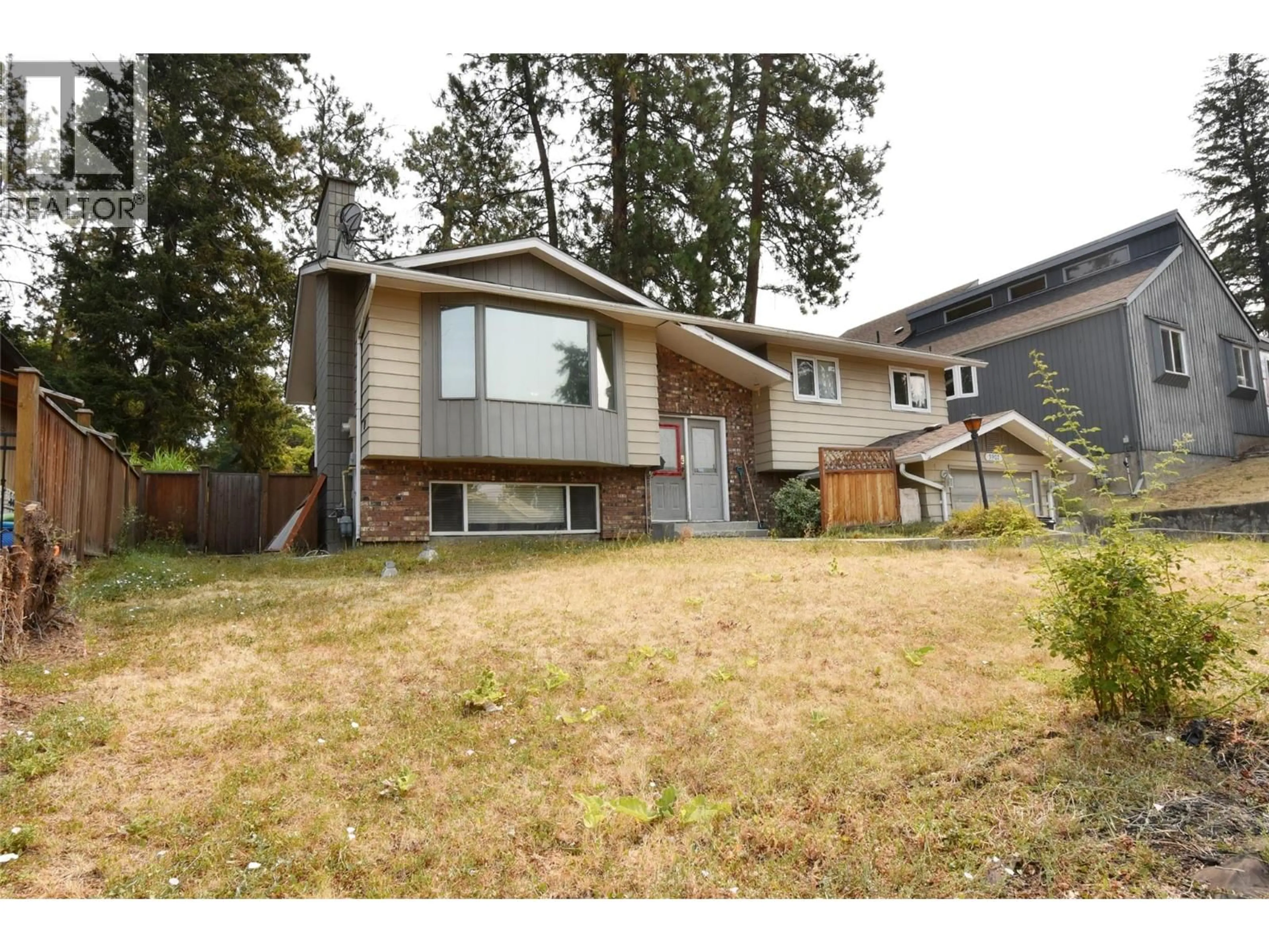 Home with vinyl exterior material, unknown for 3907 17 STREET, Vernon British Columbia V1T7N7