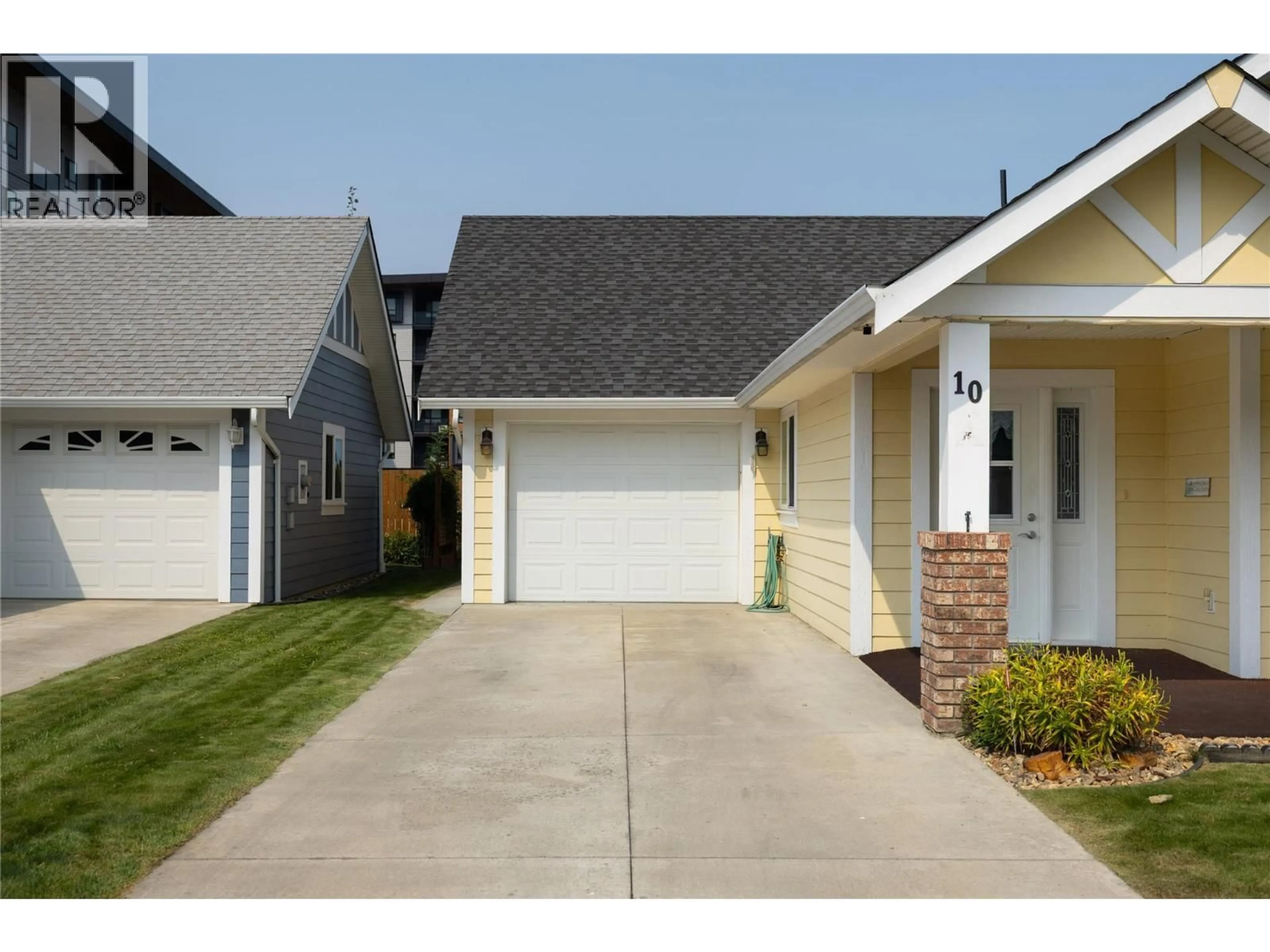 Home with vinyl exterior material, street for #10 1231 10 STREET SOUTHWEST, Salmon Arm British Columbia V1E0A5