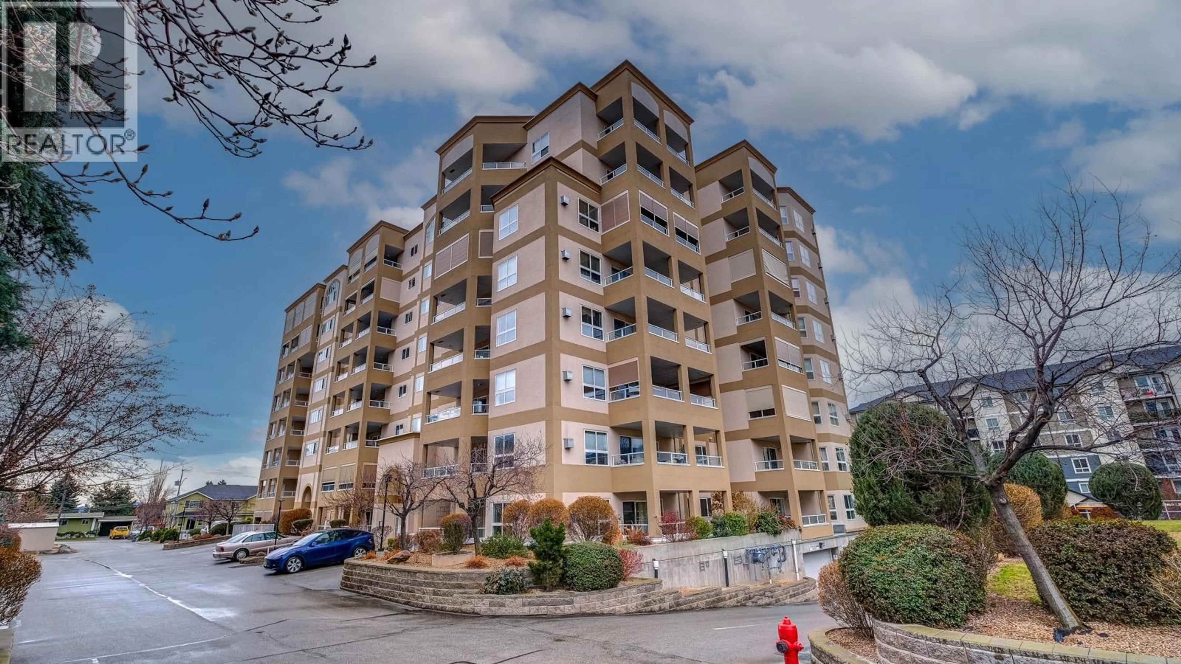 A pic from outside/outdoor area/front of a property/back of a property/a pic from drone, building for 204 - 2285 ATKINSON STREET, Penticton British Columbia V2A8R7