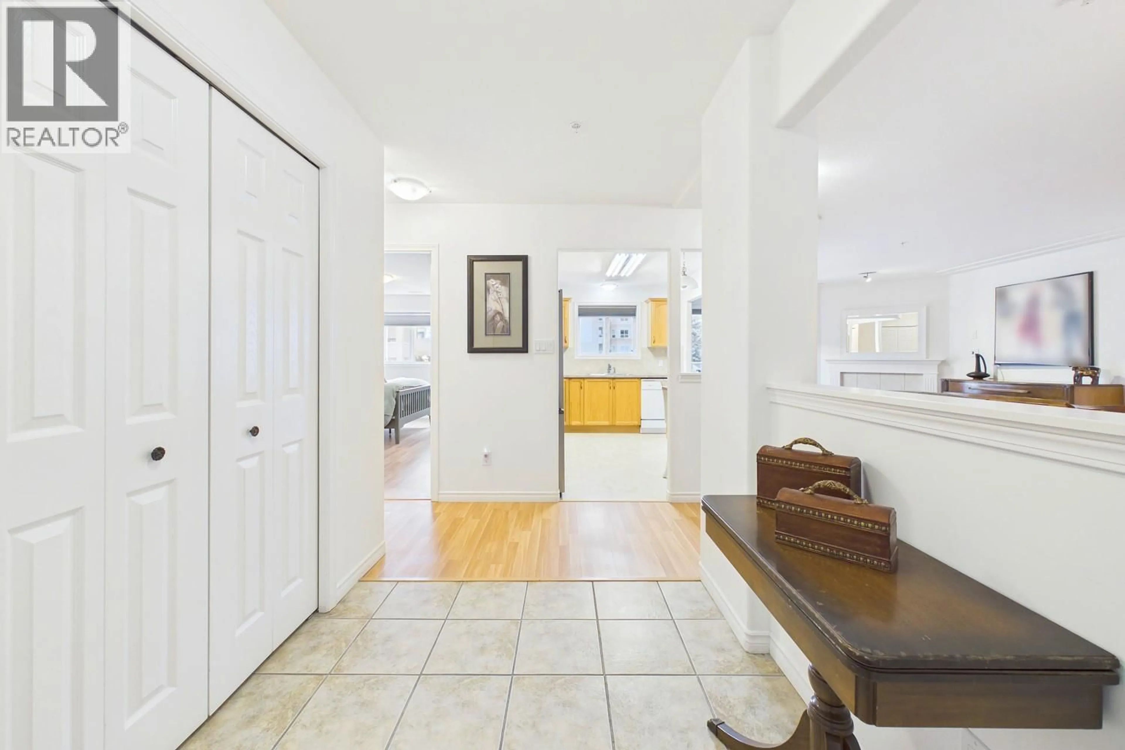 Indoor entryway for 204 - 2285 ATKINSON STREET, Penticton British Columbia V2A8R7