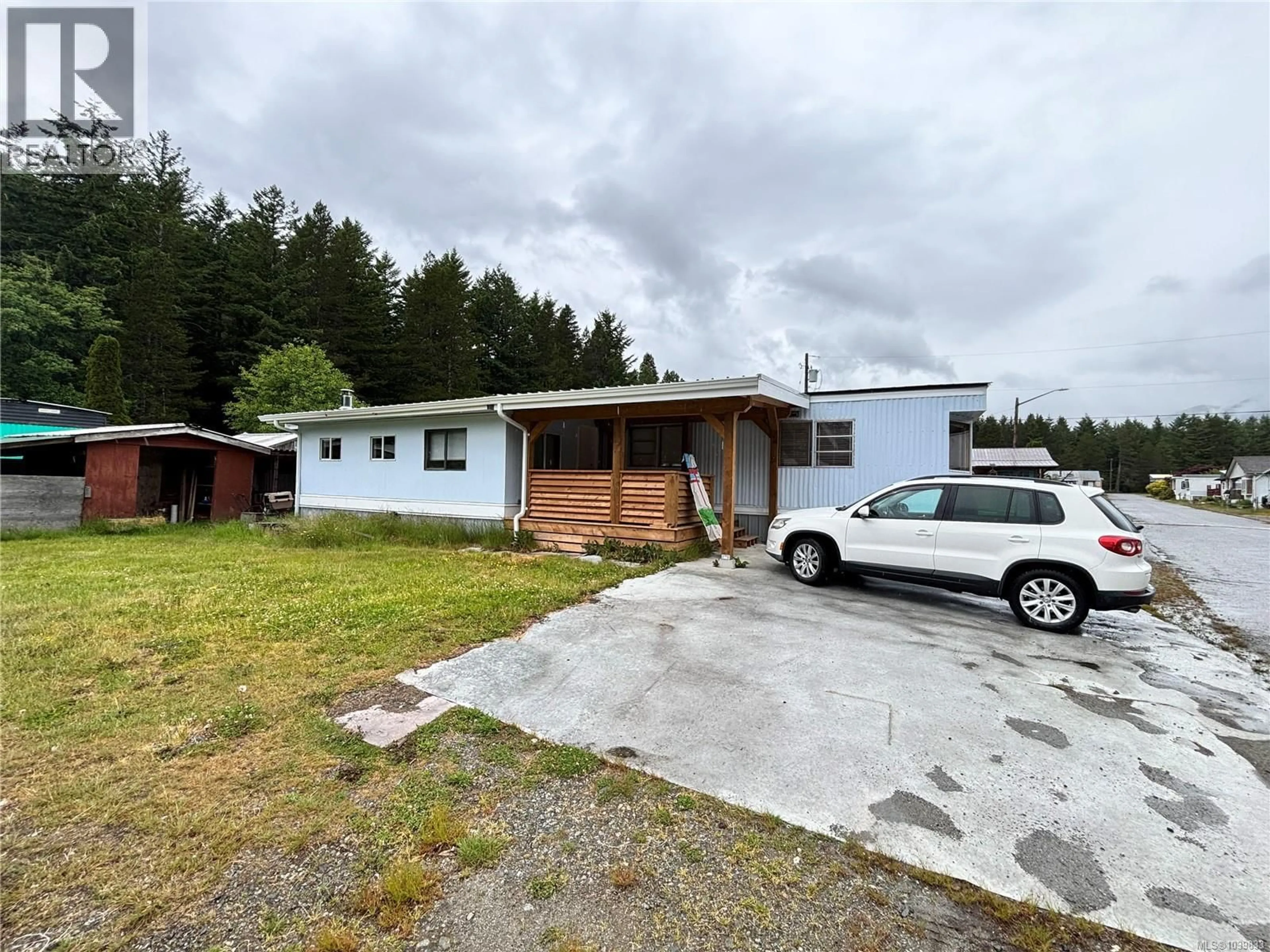 A pic from outside/outdoor area/front of a property/back of a property/a pic from drone, street for 78 - 601 MATCHLEE DRIVE, Gold River British Columbia V0P1G0