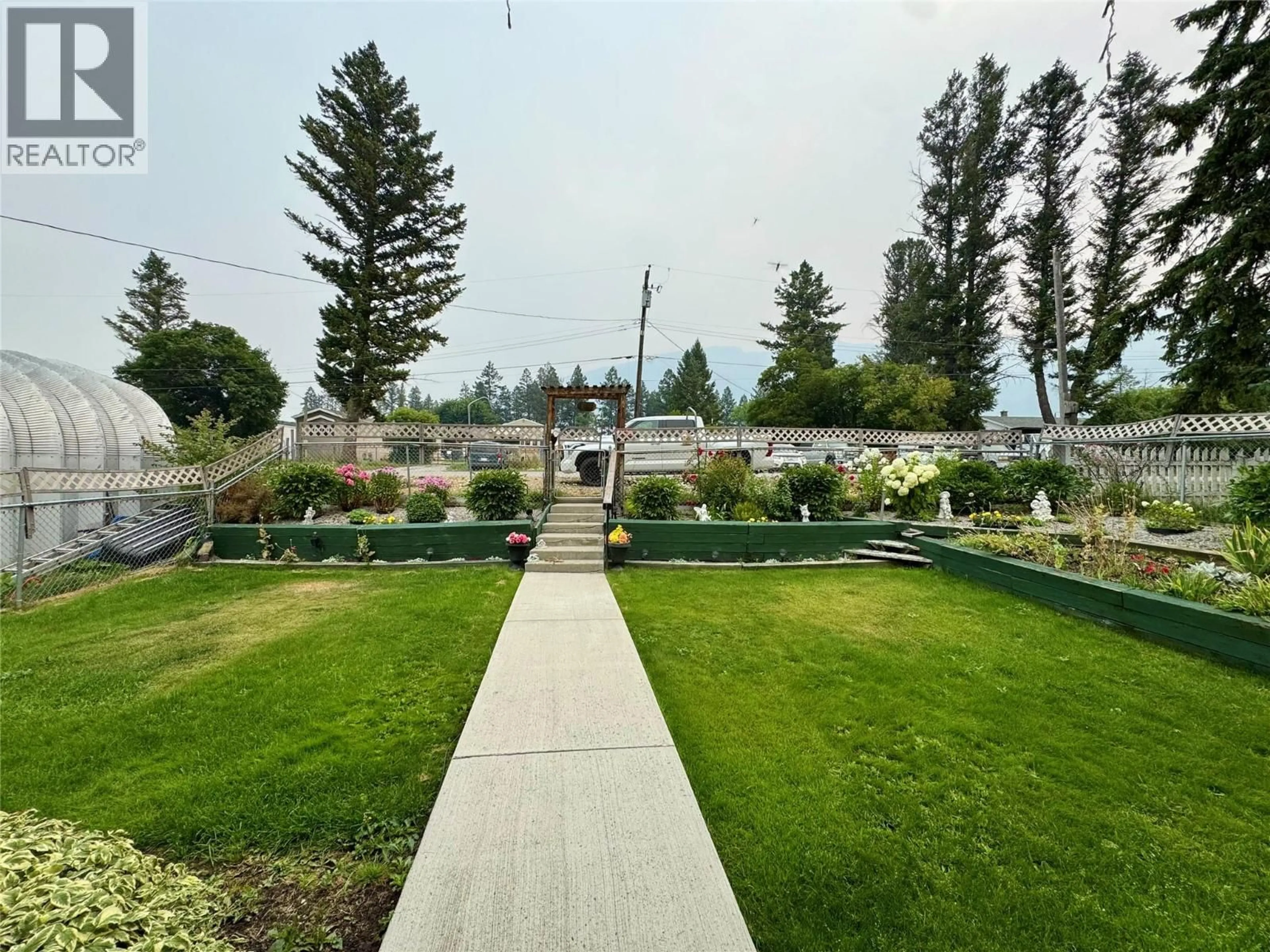 Patio, mountain view for 4784 SELKIRK AVENUE, Edgewater British Columbia V0A1E0