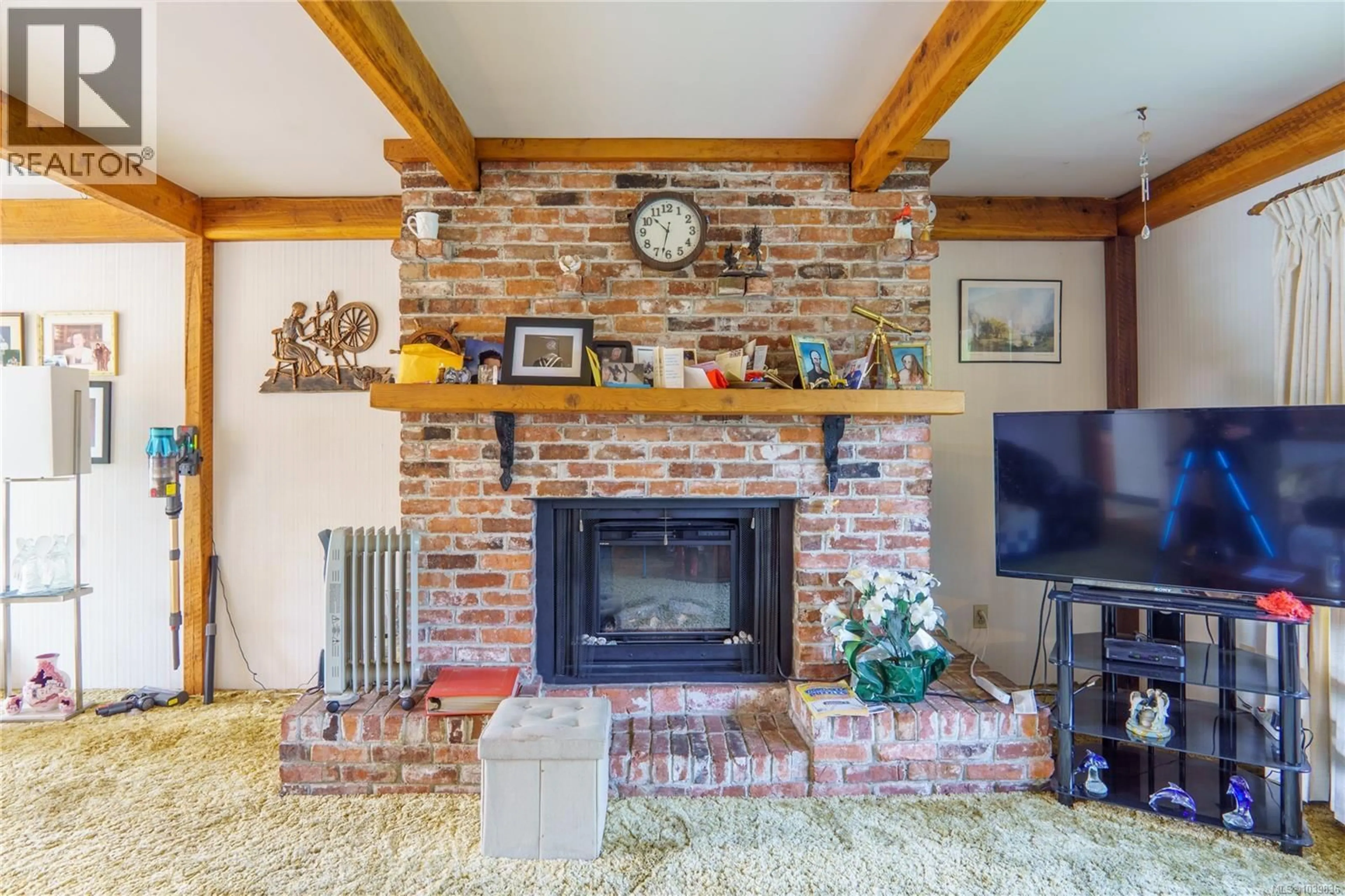 Living room with furniture, unknown for 1251 RUPERT ROAD, Ucluelet British Columbia V0R3A0