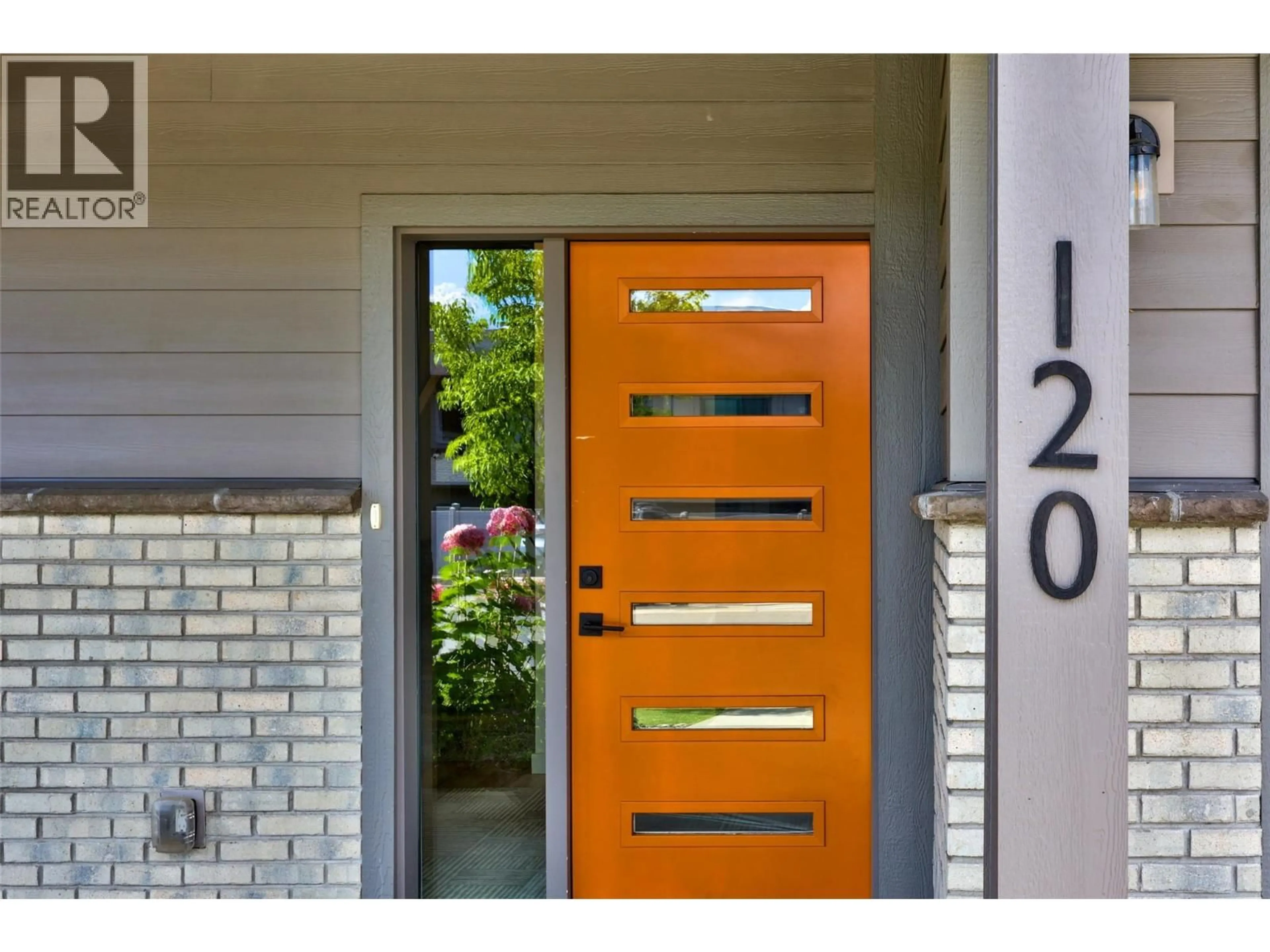 Indoor entryway for 120 - 1323 KINROSS PLACE, Kamloops British Columbia V1S0B8
