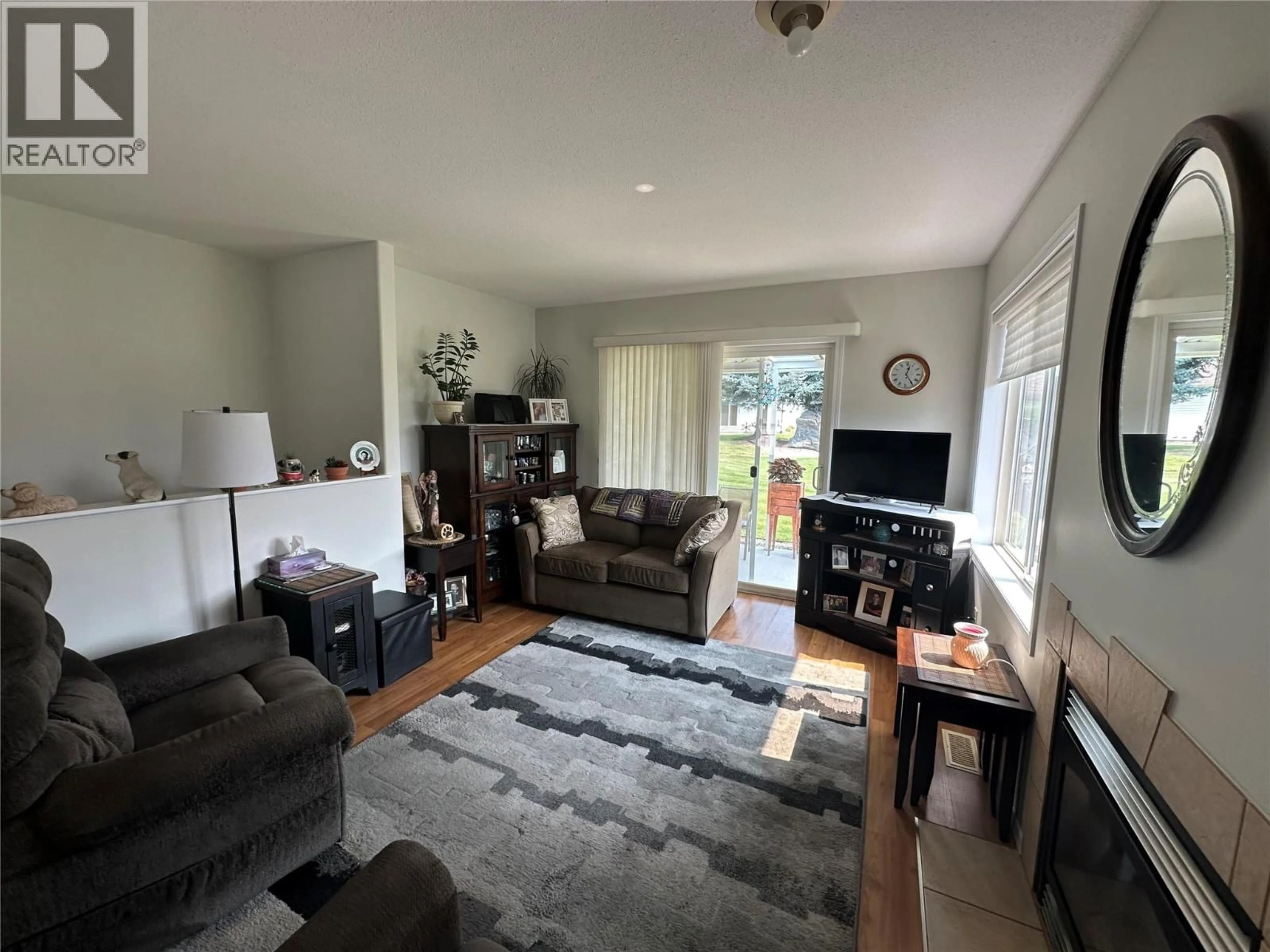 Living room with furniture, unknown for 7186 WRIGHT WAY, Trail British Columbia V1R4X6