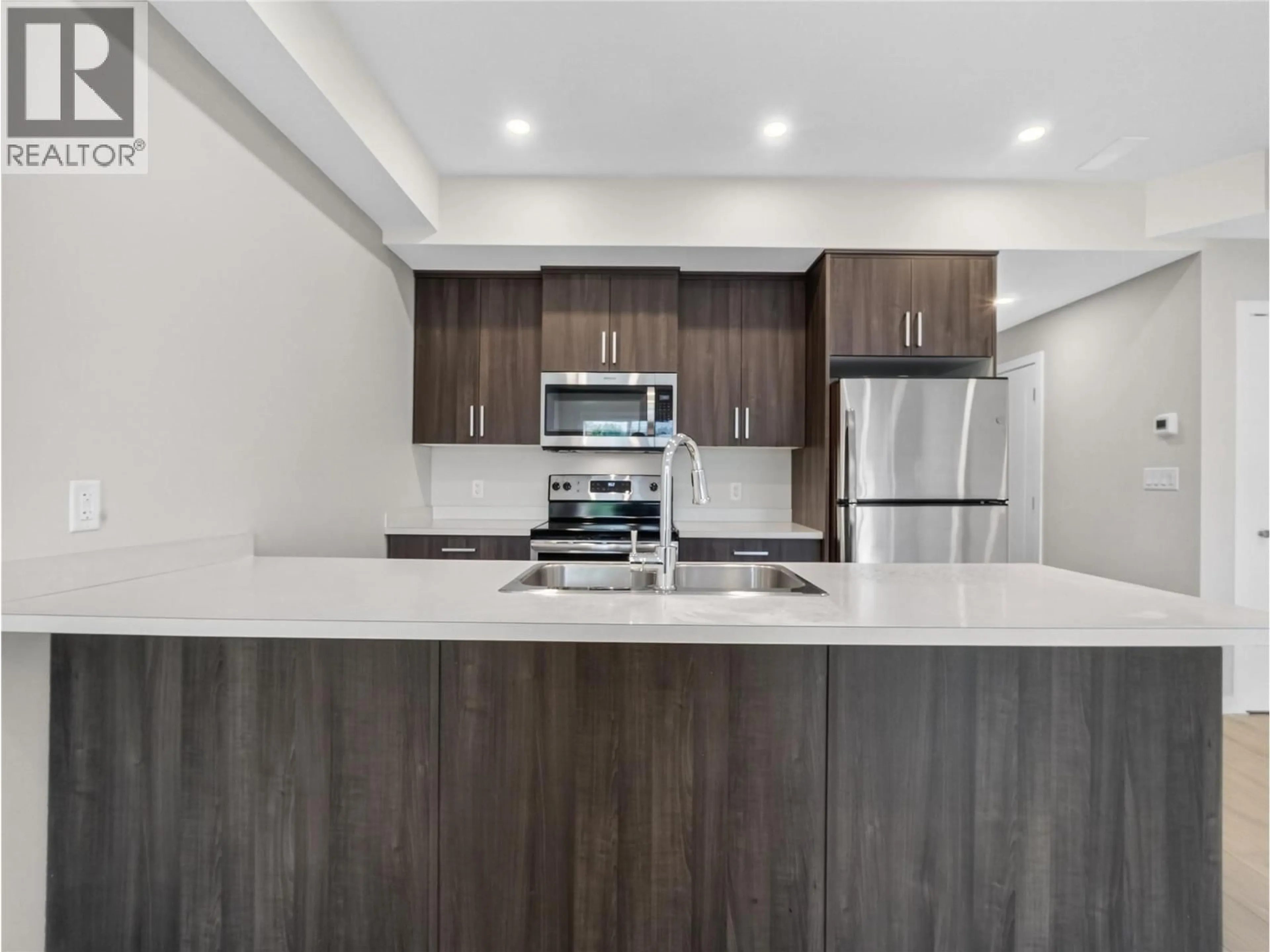 Open concept kitchen, unknown for 13 - 2081 11 AVENUE NORTHEAST, Salmon Arm British Columbia V1E0G1