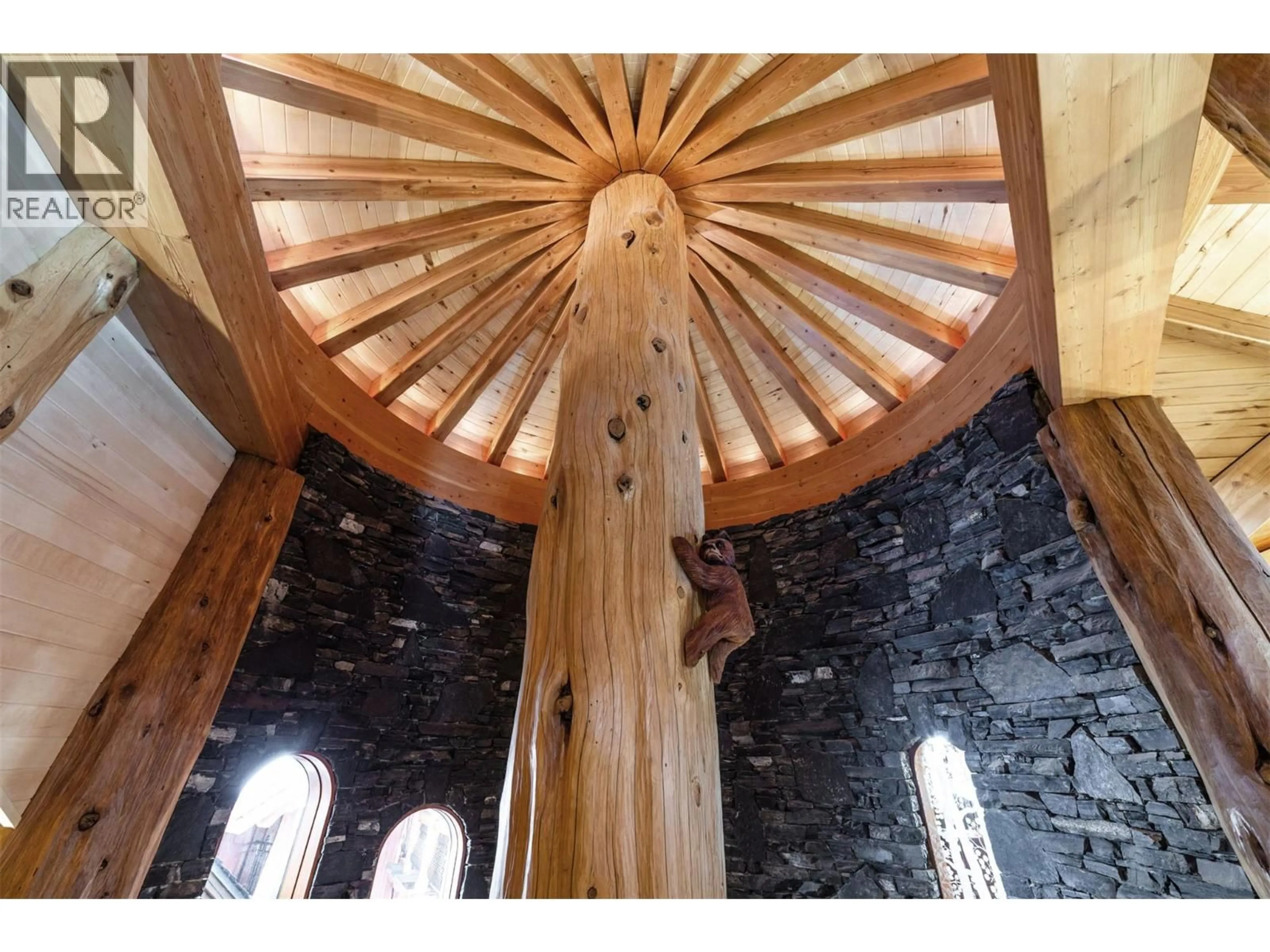 Indoor foyer for 525 FEATHERTOP WAY, Big White British Columbia V1P1P3