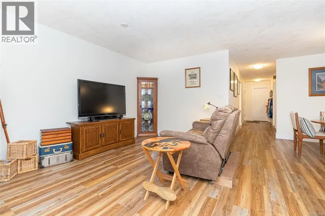 14 - 5110 CORDOVA BAY ROAD, Saanich 4