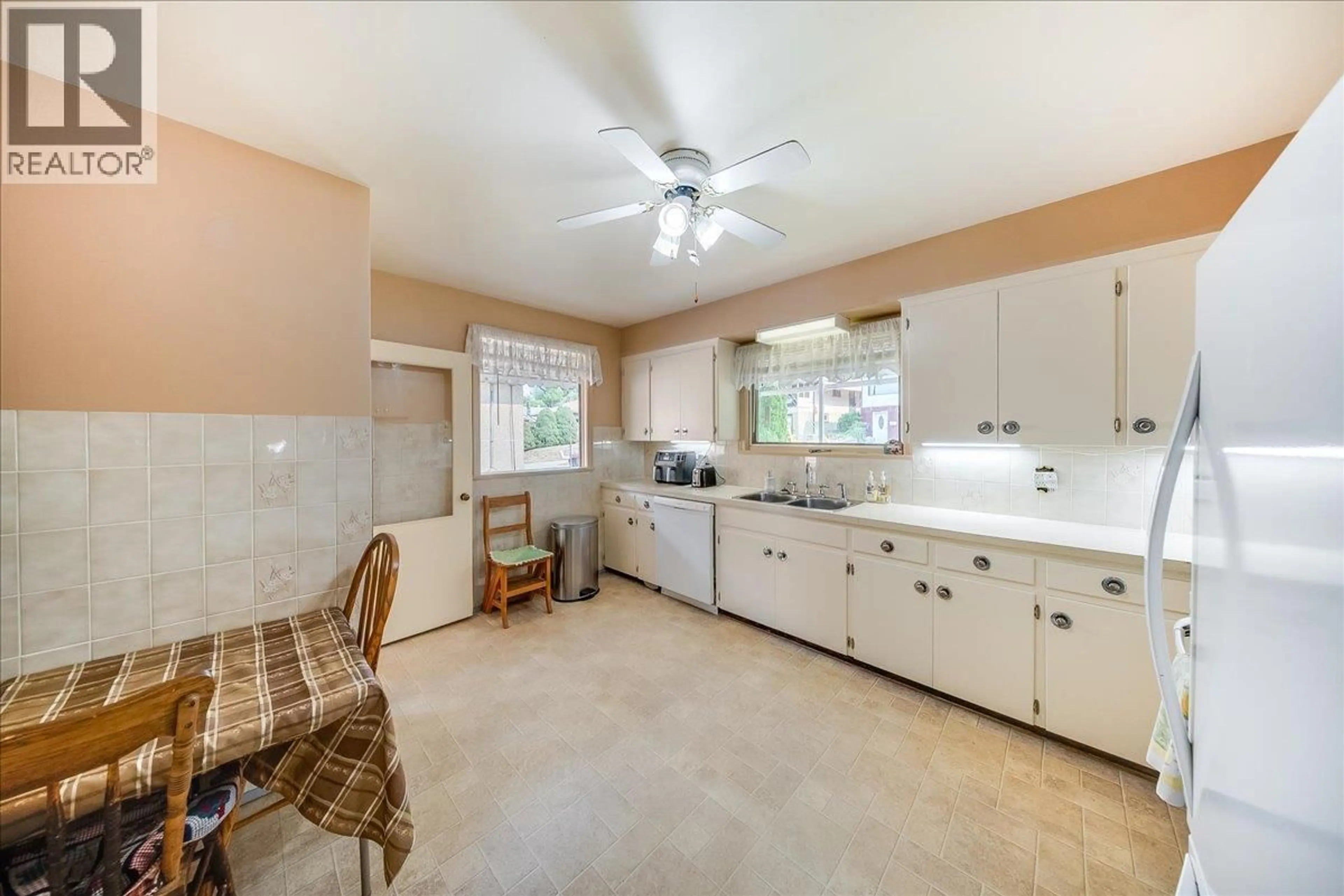Unknown for 141 COLLEY STREET, Warfield British Columbia V1R2M3