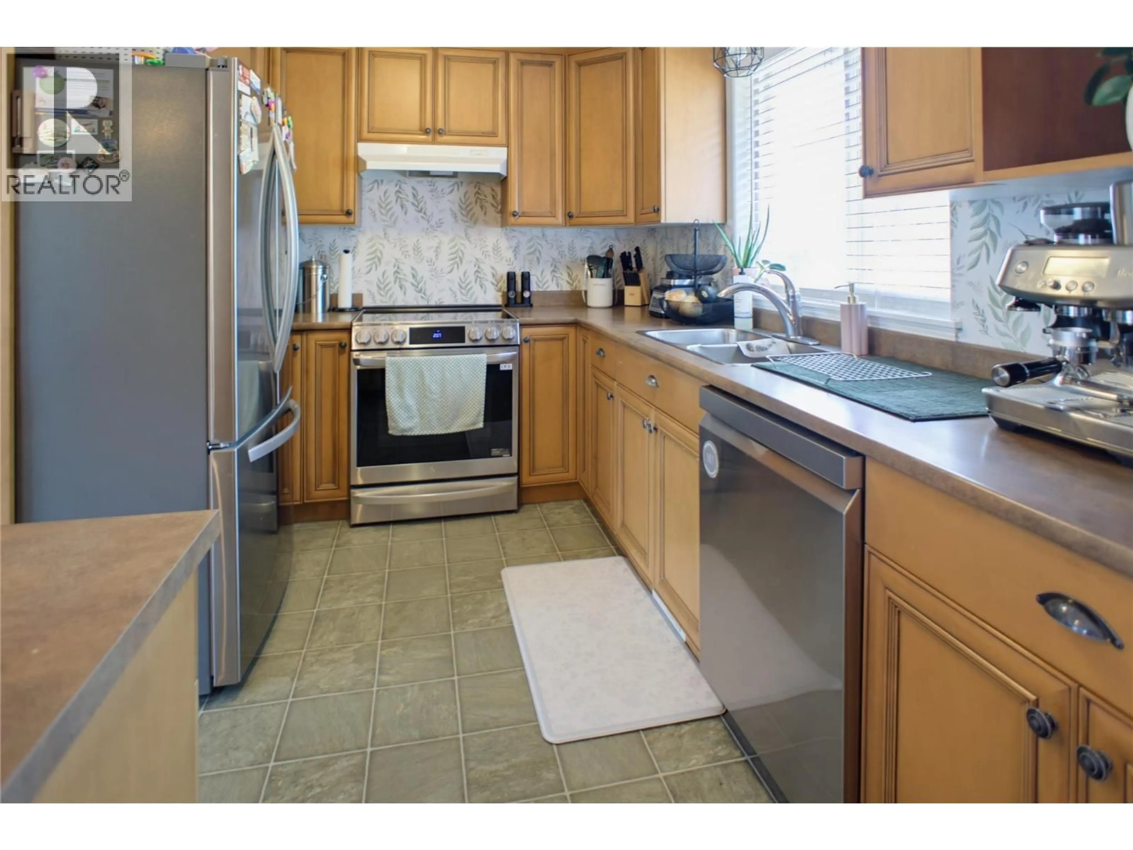 Standard kitchen, ceramic/tile floor for 1149 RAVEN DRIVE, Kamloops British Columbia V2B8P4